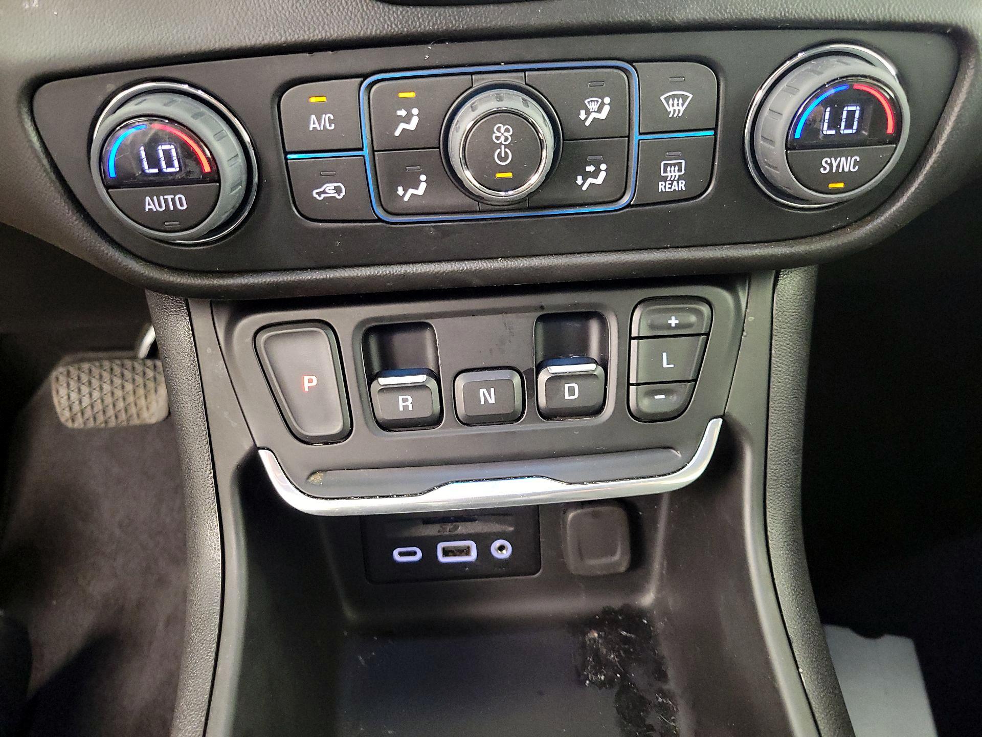 Thumbnail: 2020 GMC Terrain - 17