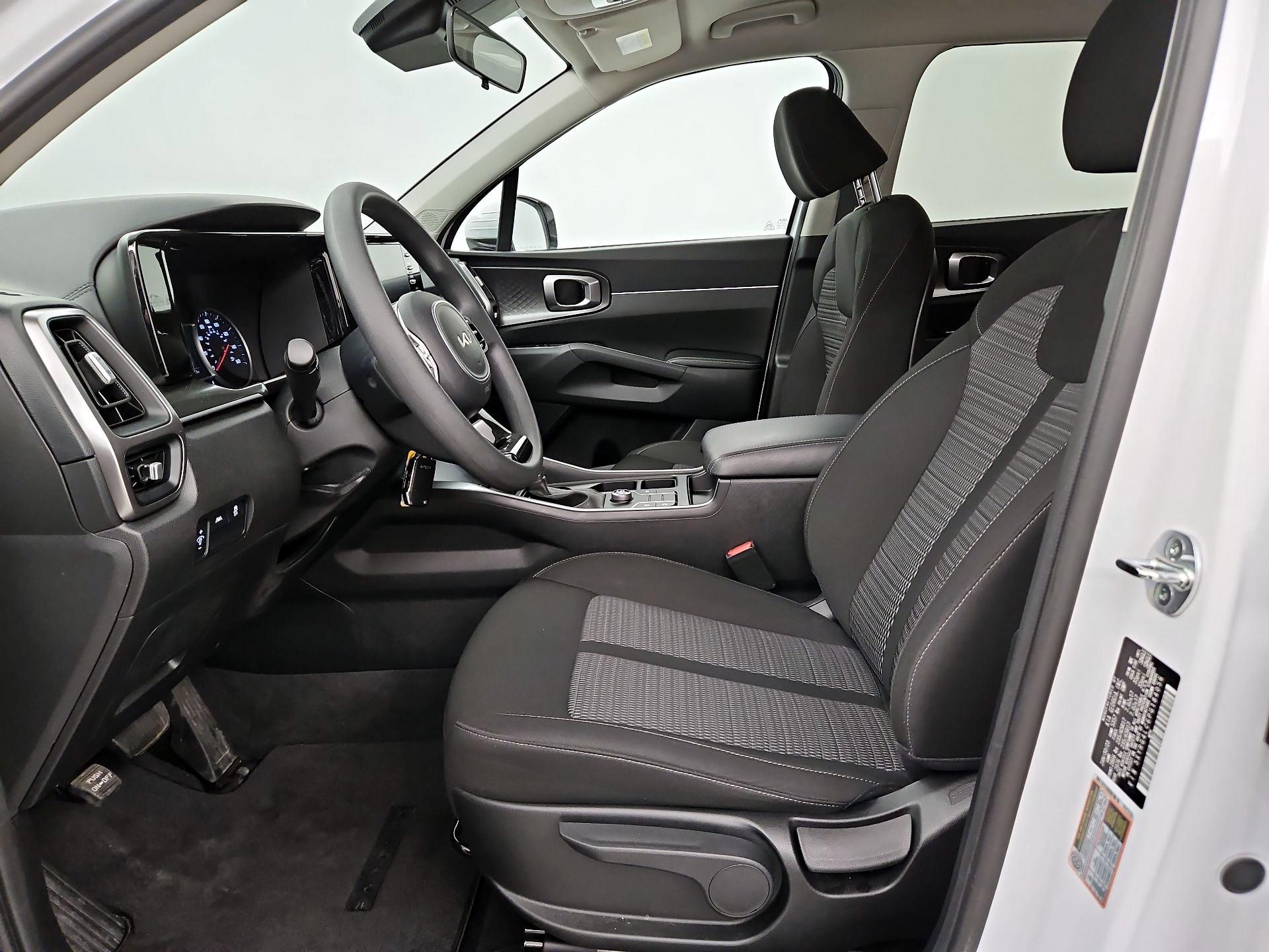 Thumbnail: 2023 Kia Sorento - 11