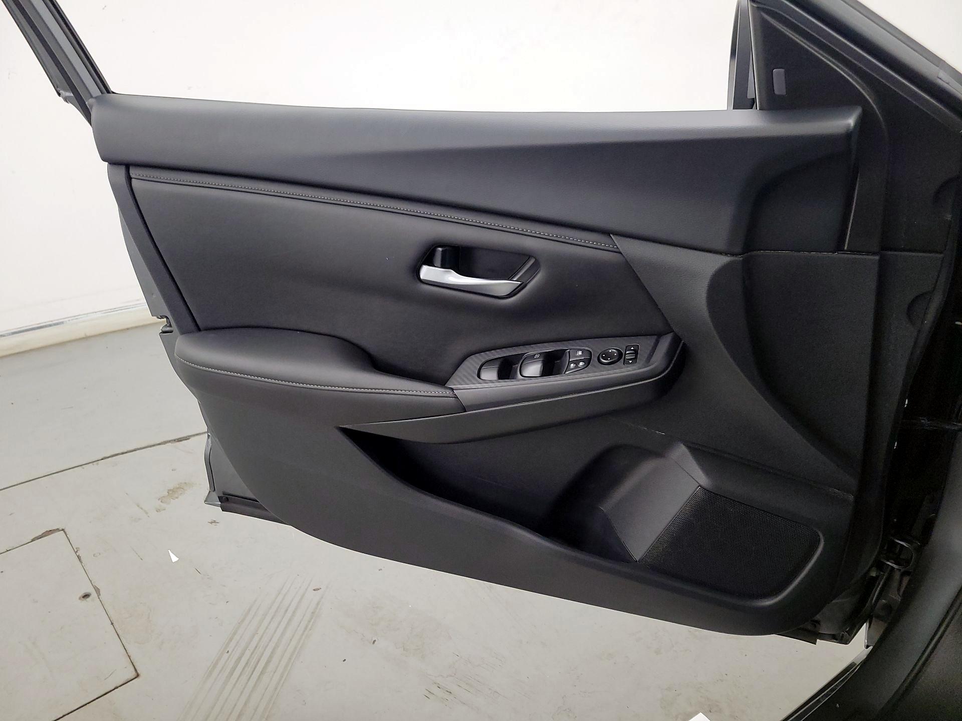 Thumbnail: 2023 Nissan Sentra - 12