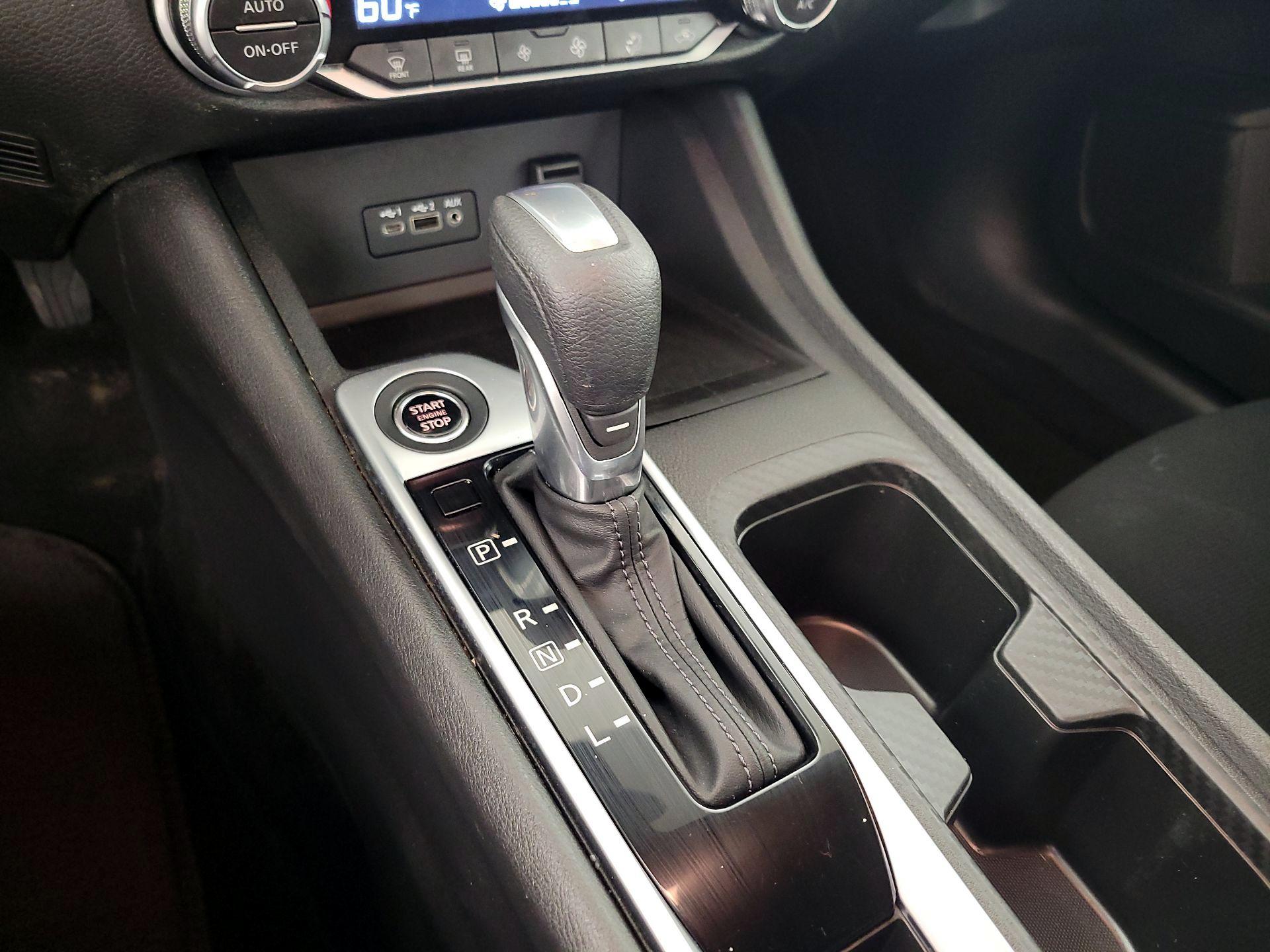 Thumbnail: 2023 Nissan Sentra - 17