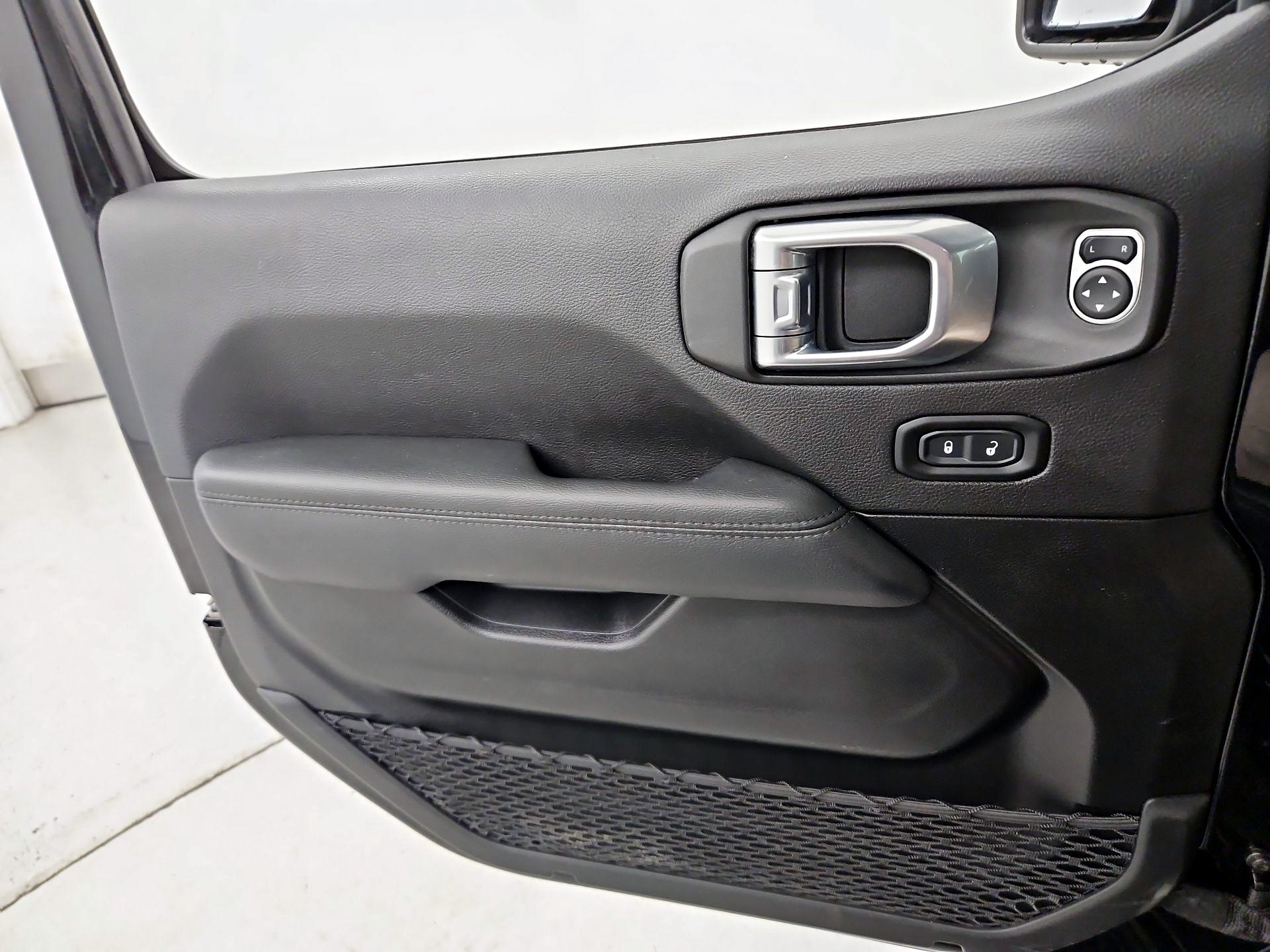 Thumbnail: 2022 Jeep Wrangler - 12