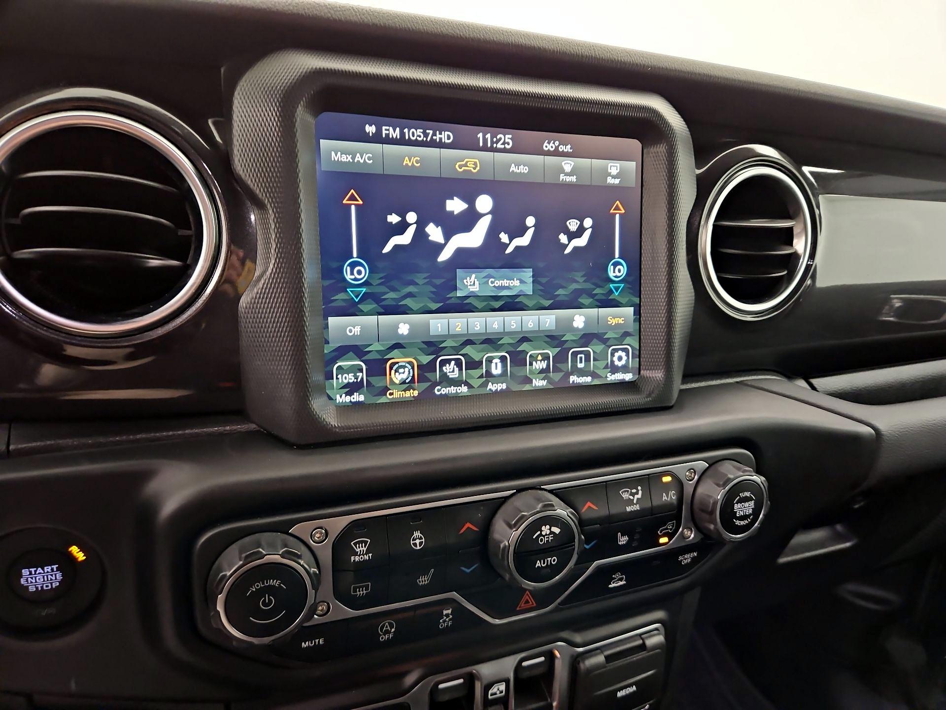 Thumbnail: 2022 Jeep Wrangler - 17