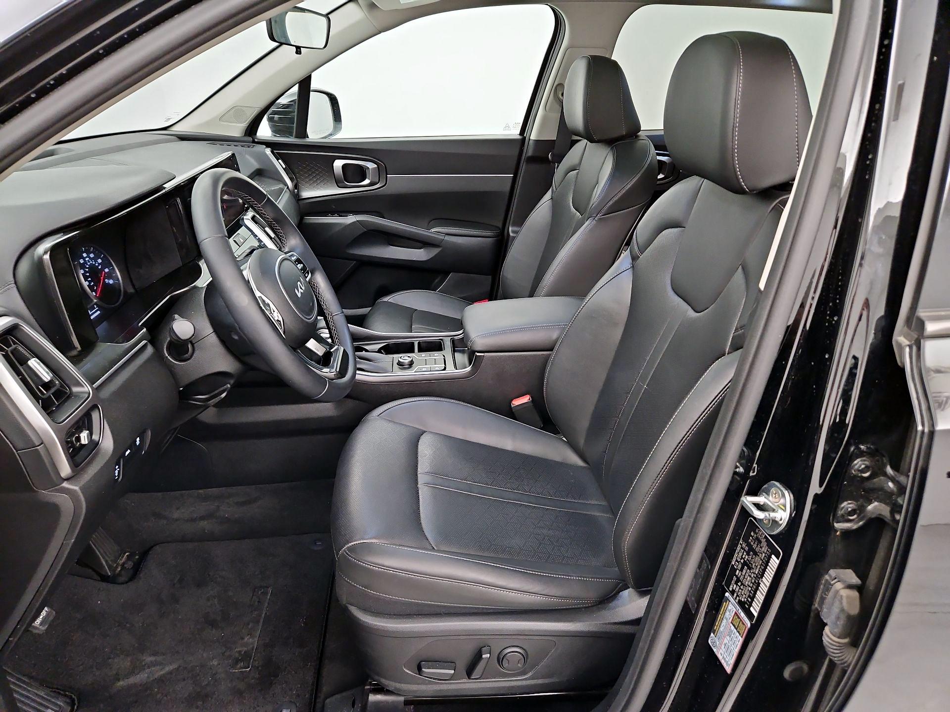 Thumbnail: 2023 Kia Sorento - 11