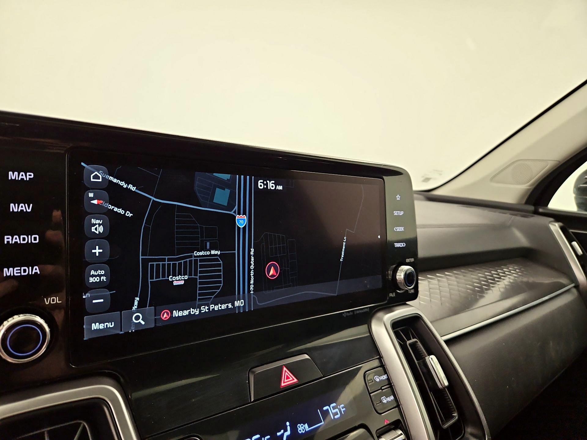 Thumbnail: 2023 Kia Sorento - 14