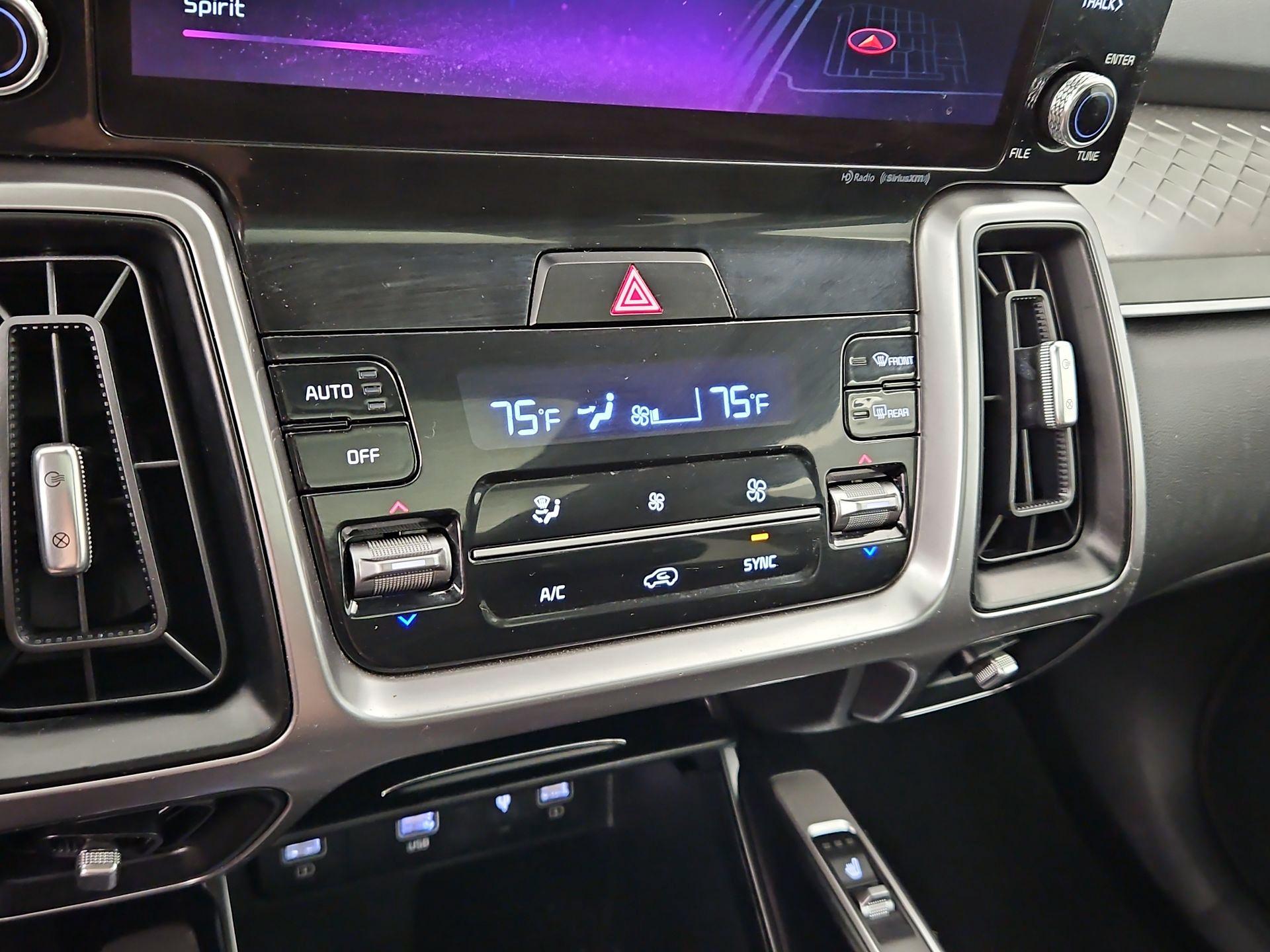 Thumbnail: 2023 Kia Sorento - 17