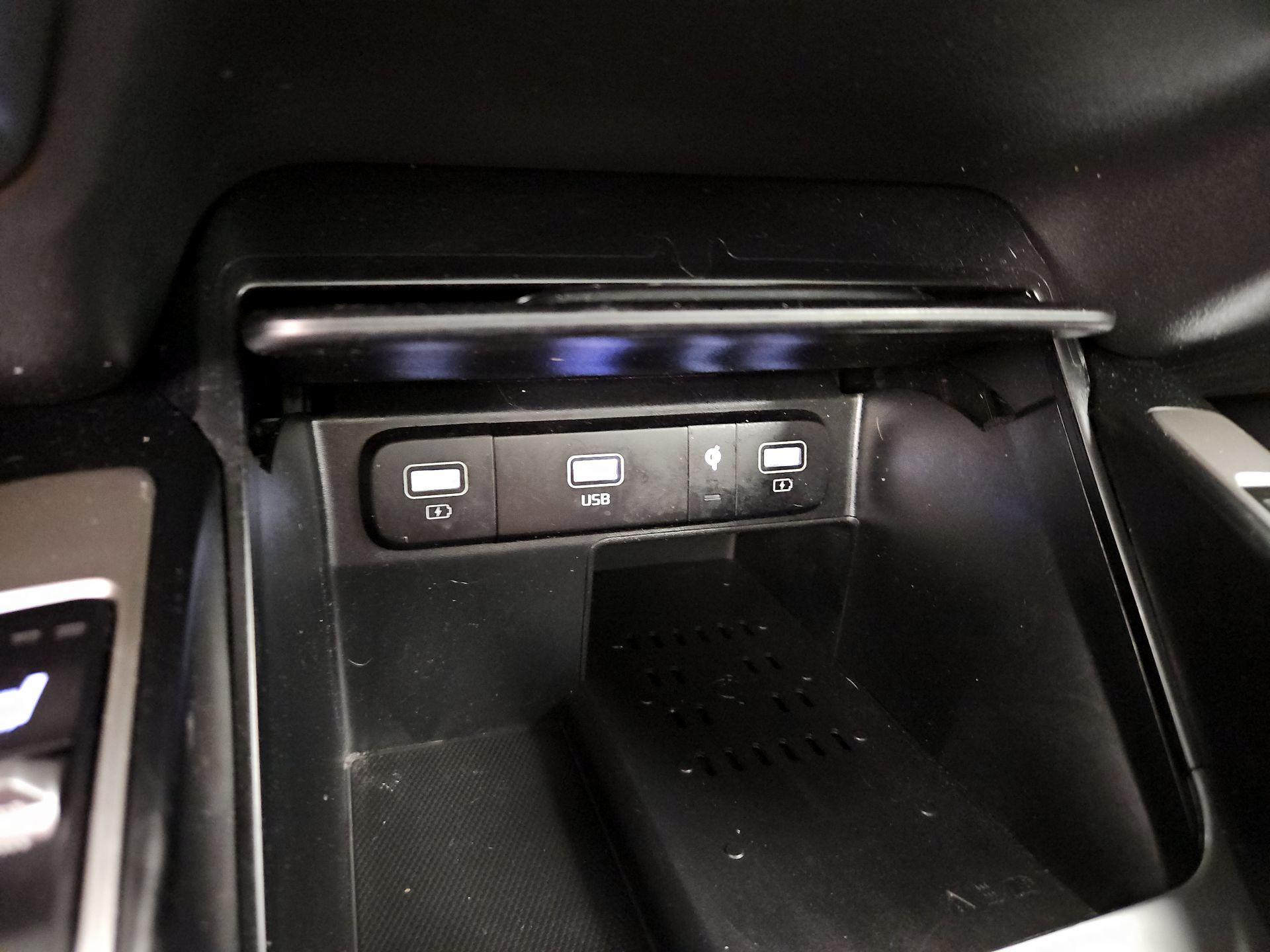 Thumbnail: 2023 Kia Sorento - 19