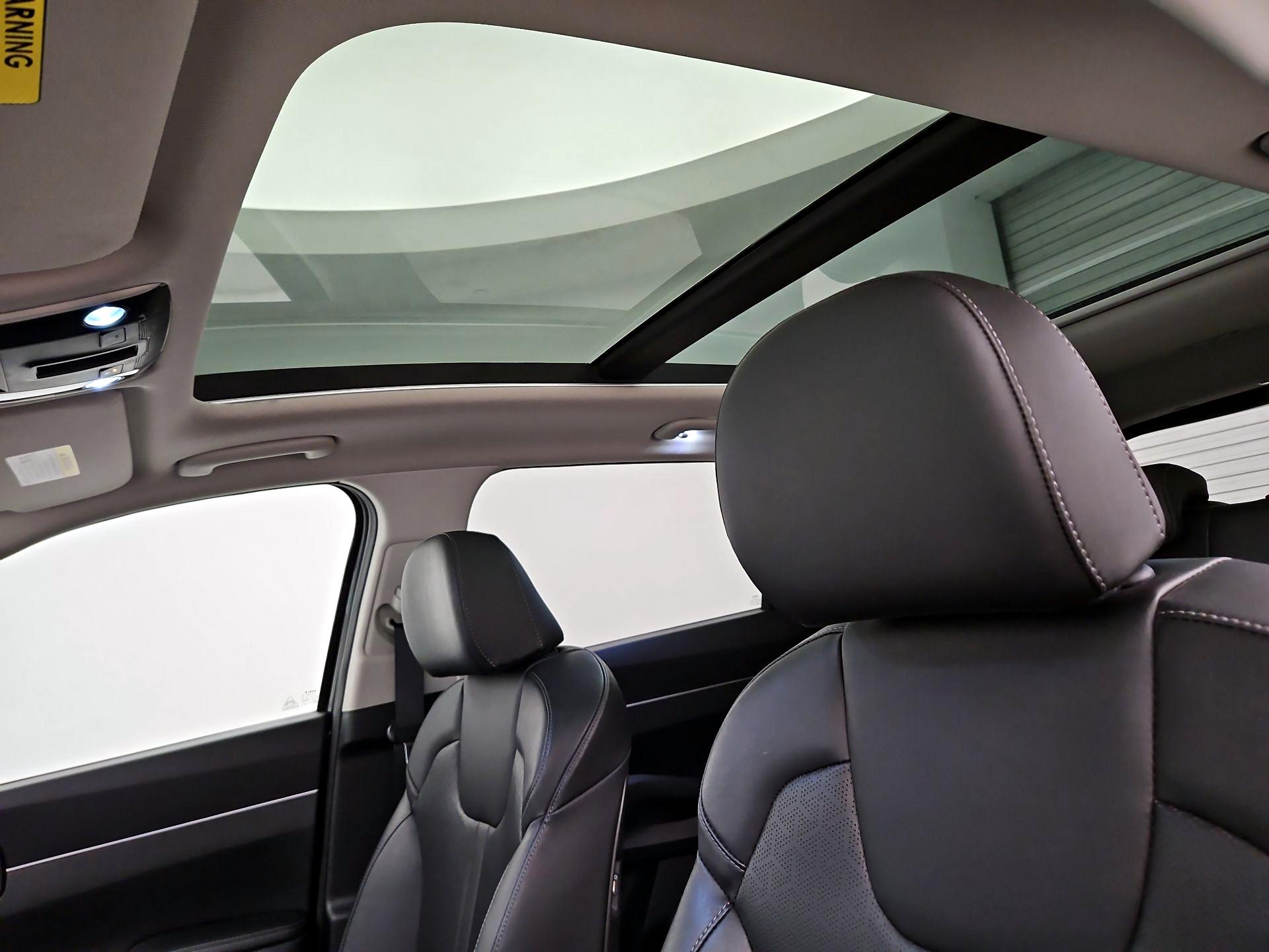 Thumbnail: 2023 Kia Sorento - 20