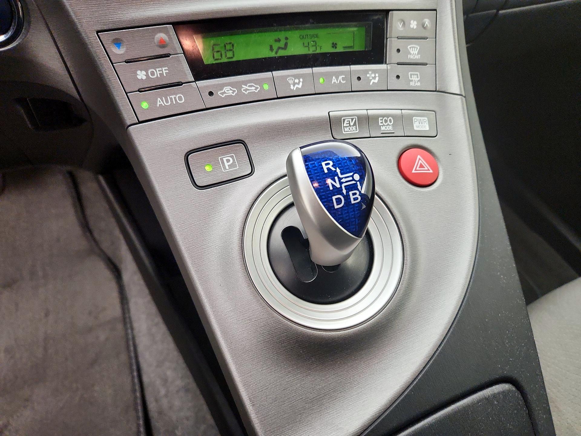 Thumbnail: 2014 Toyota Prius - 17