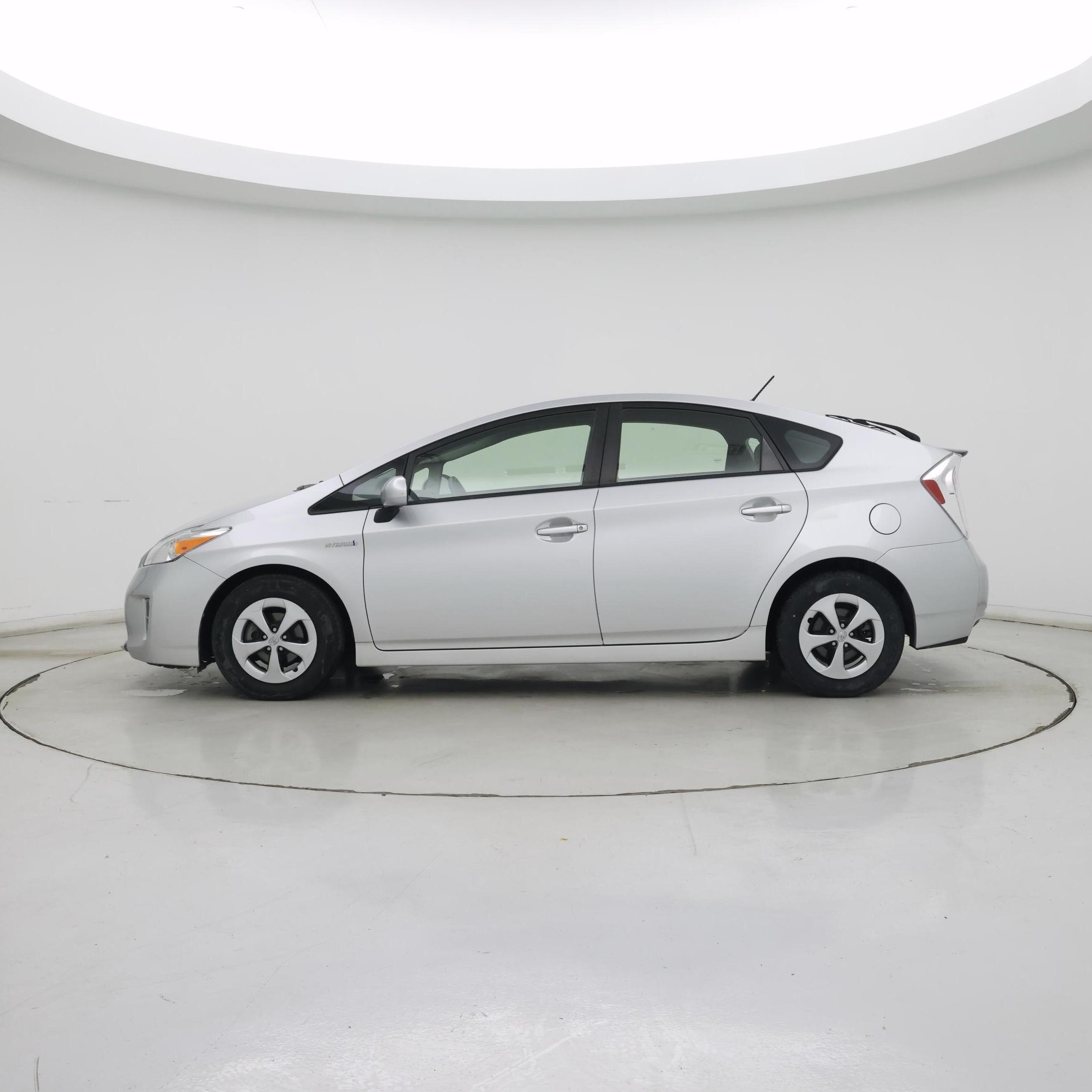 Thumbnail: 2014 Toyota Prius - 3
