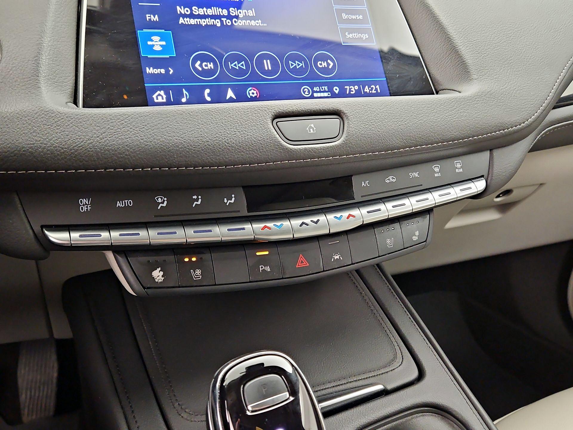 Thumbnail: 2023 Cadillac XT4 - 17