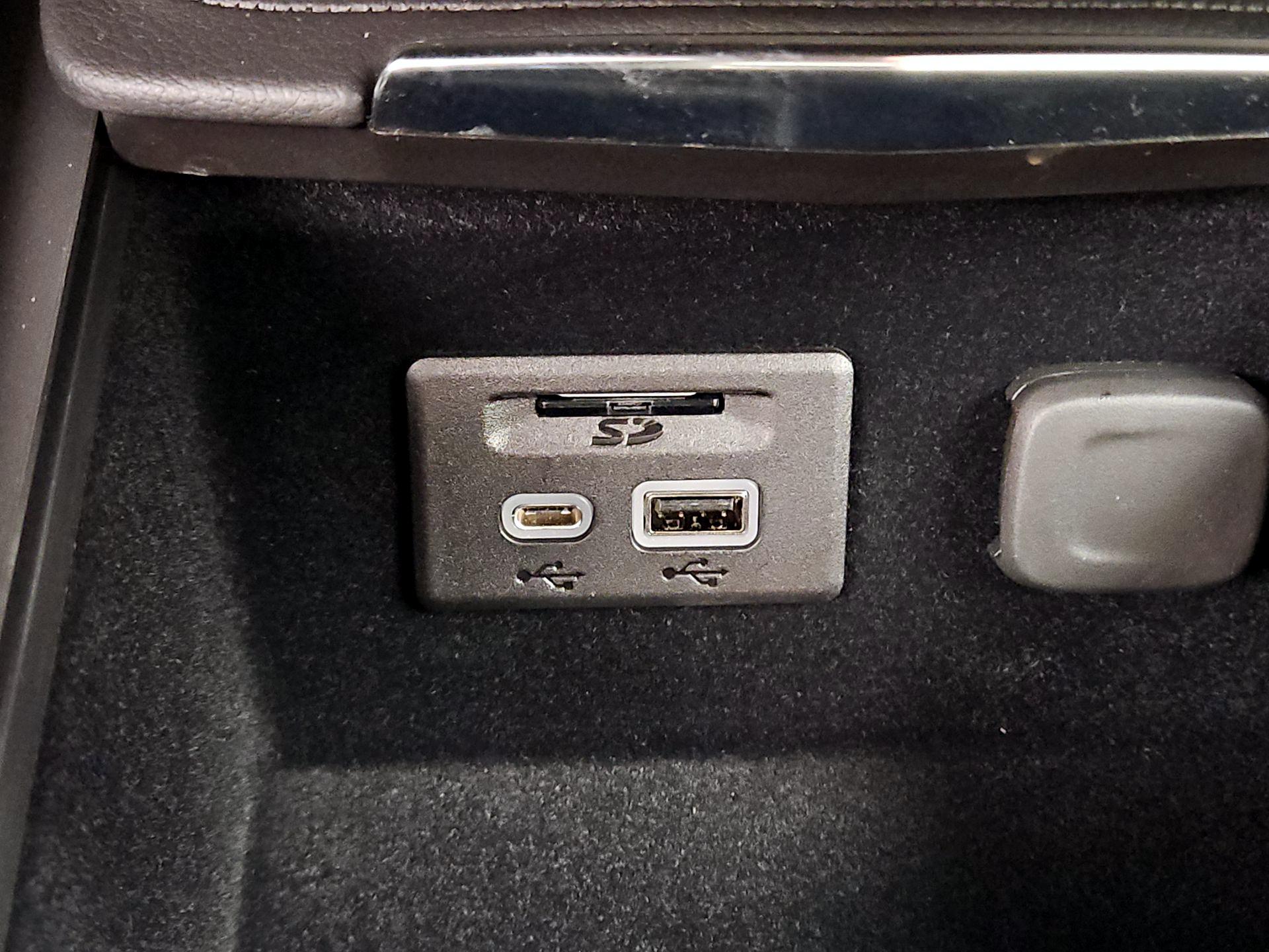 Thumbnail: 2023 Cadillac XT4 - 19