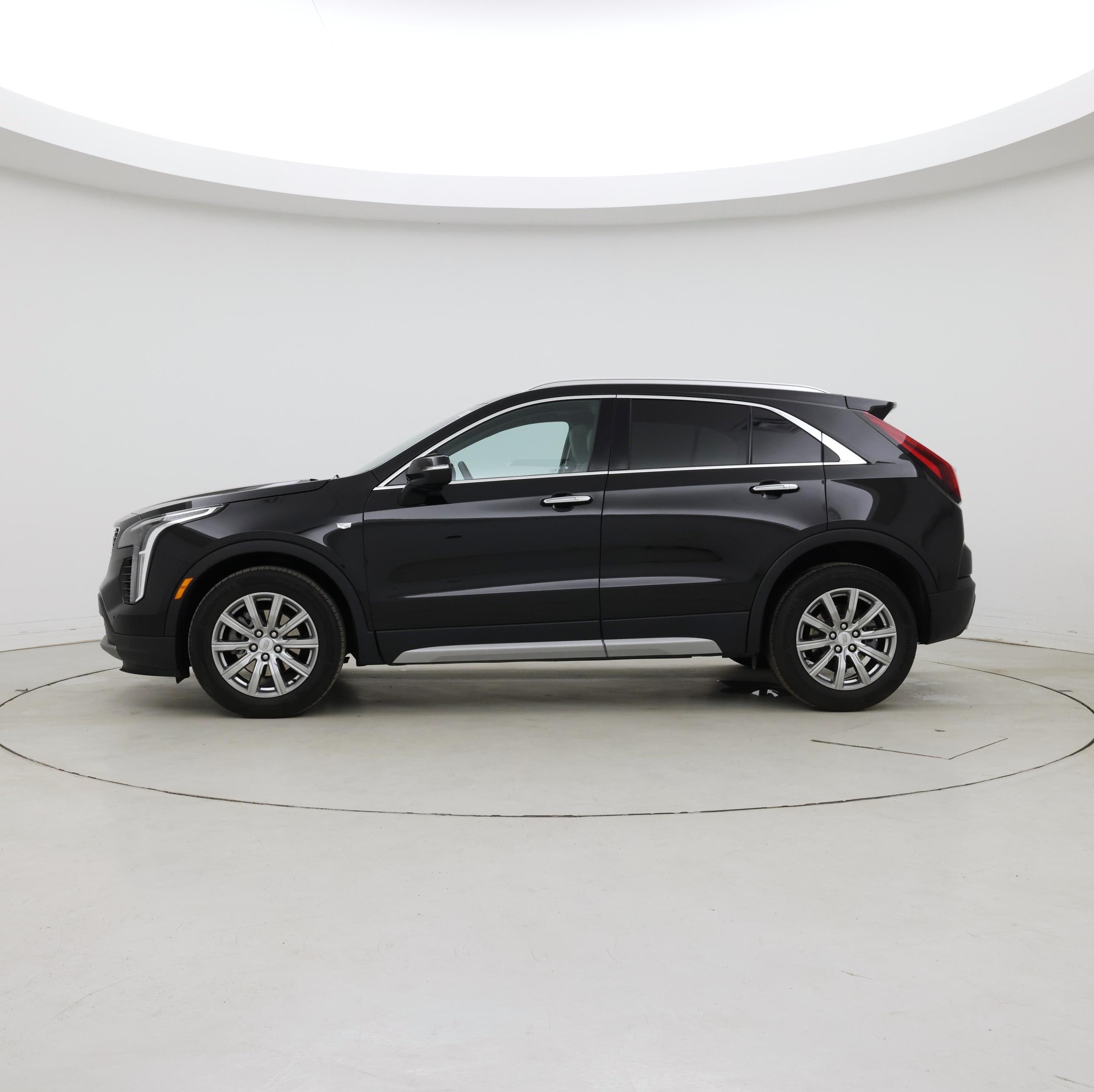 Thumbnail: 2023 Cadillac XT4 - 3