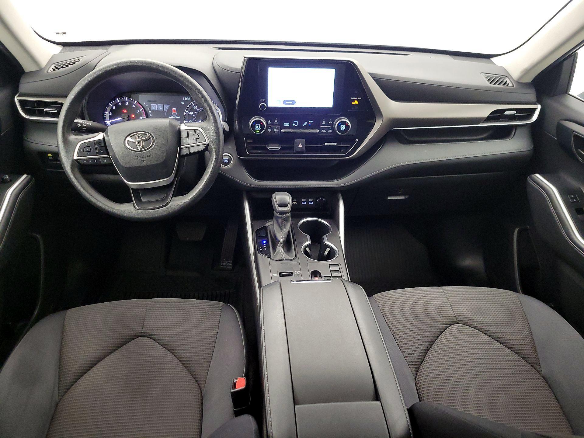 Thumbnail: 2023 Toyota Highlander - 9