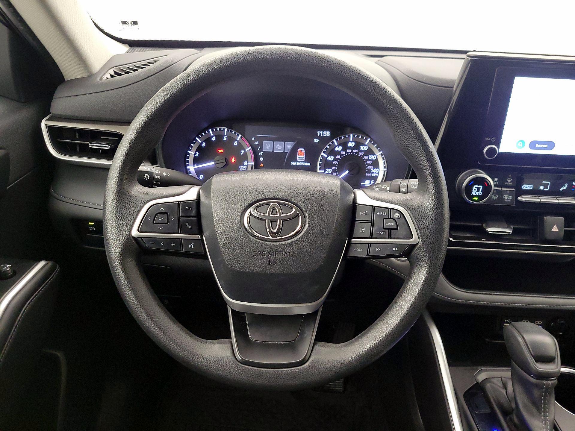 Thumbnail: 2023 Toyota Highlander - 10