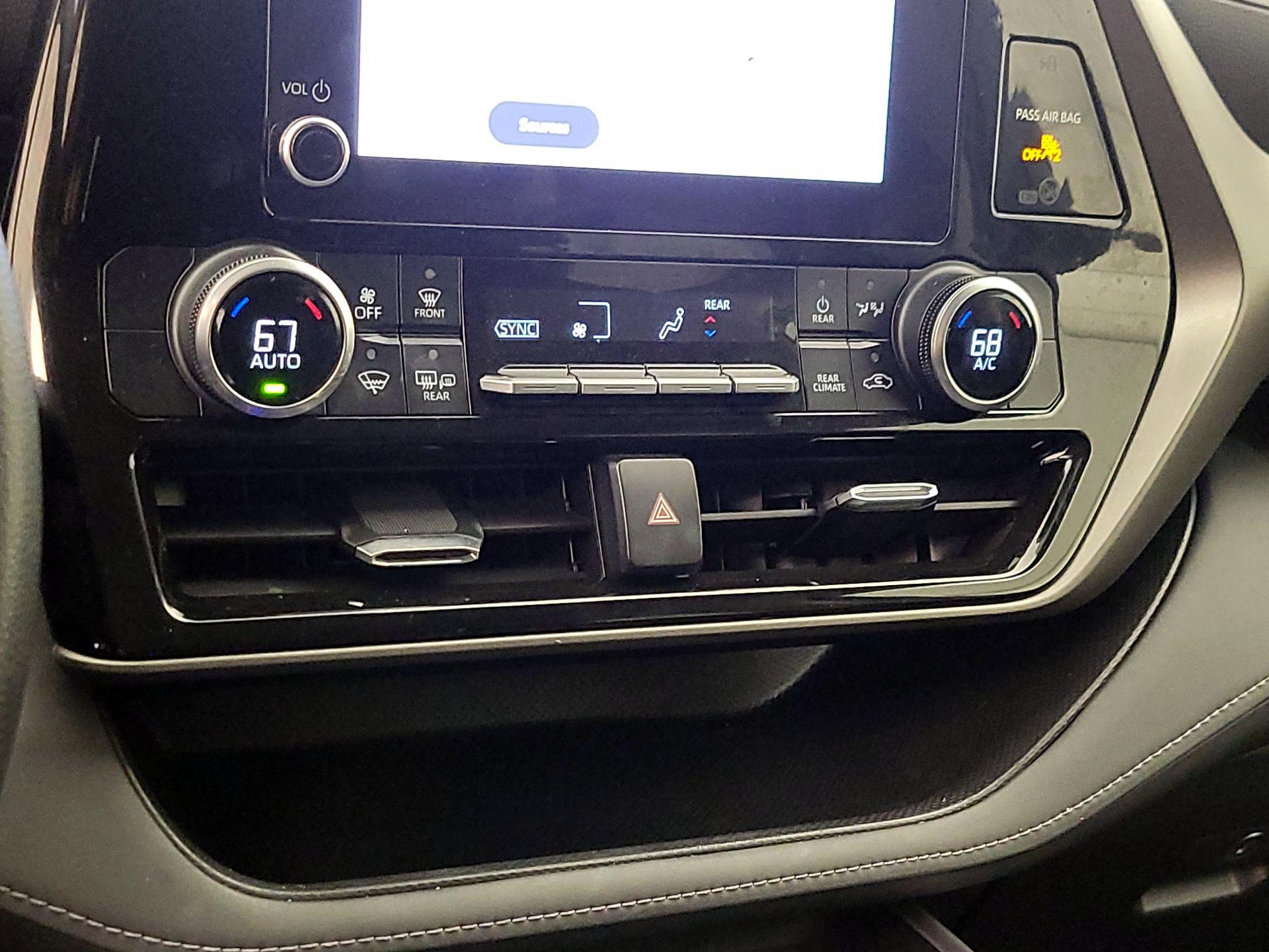 Thumbnail: 2023 Toyota Highlander - 16