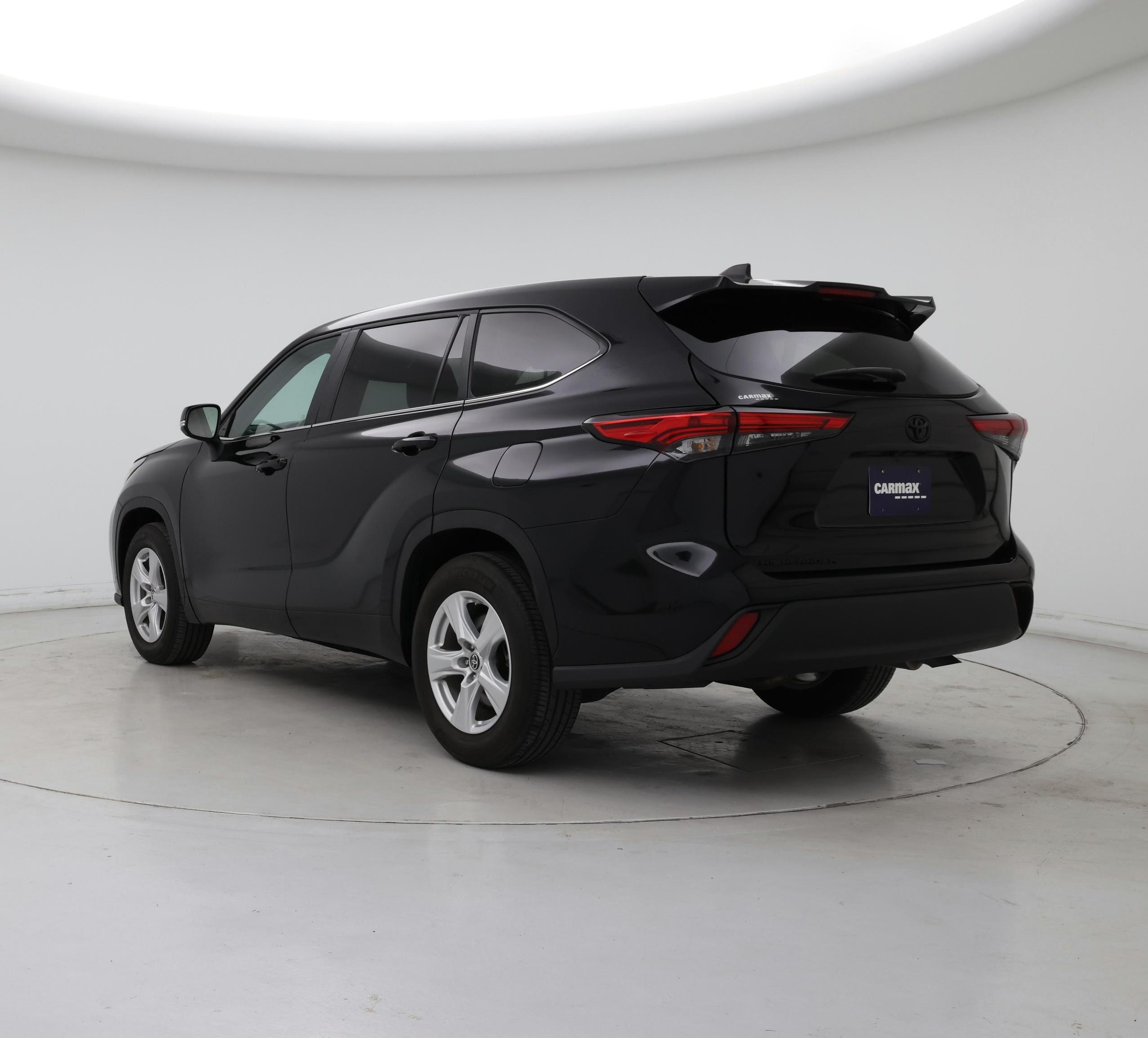 Thumbnail: 2023 Toyota Highlander - 2