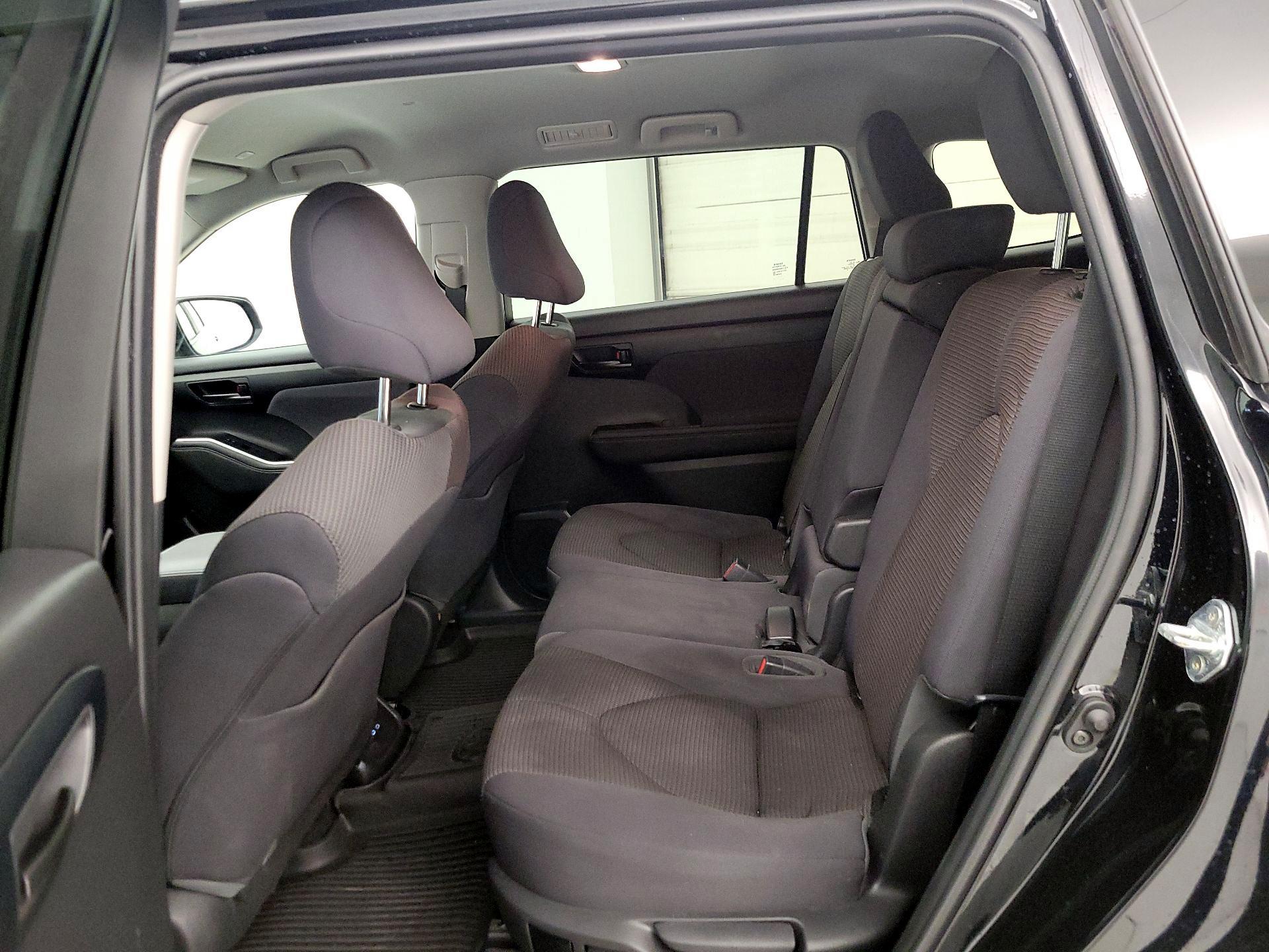 Thumbnail: 2023 Toyota Highlander - 19