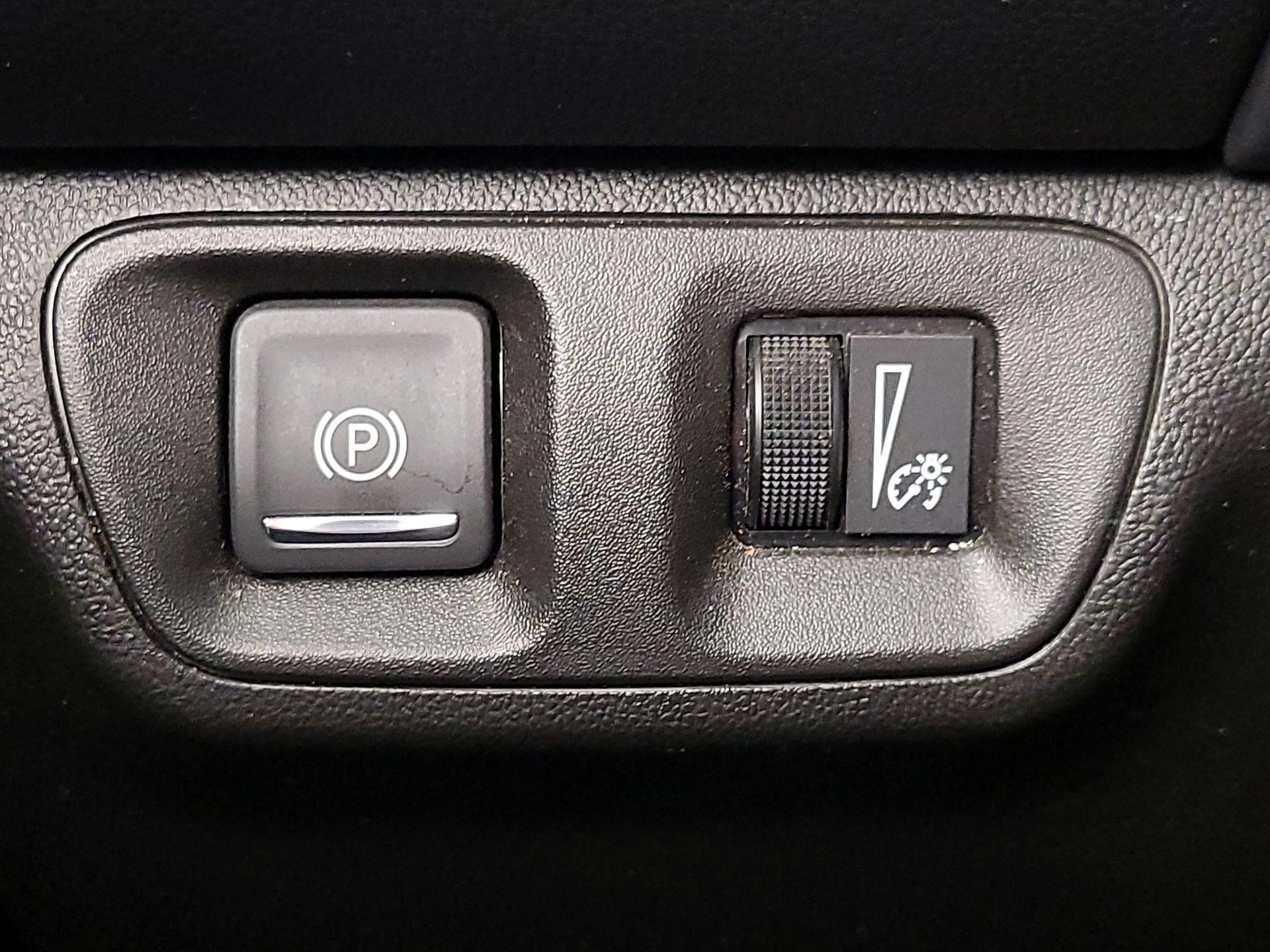 Thumbnail: 2023 GMC Acadia - 13