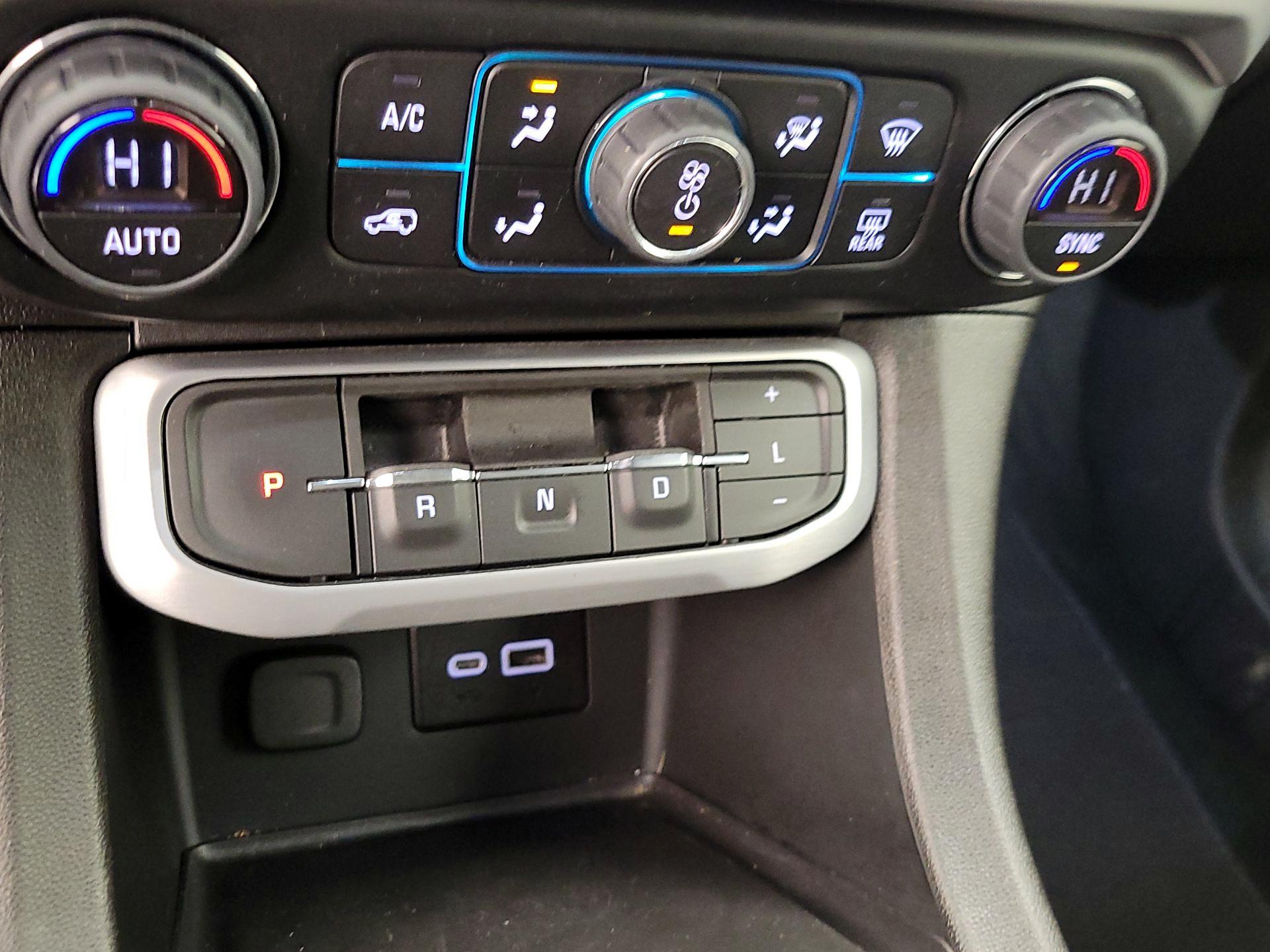 Thumbnail: 2023 GMC Acadia - 17