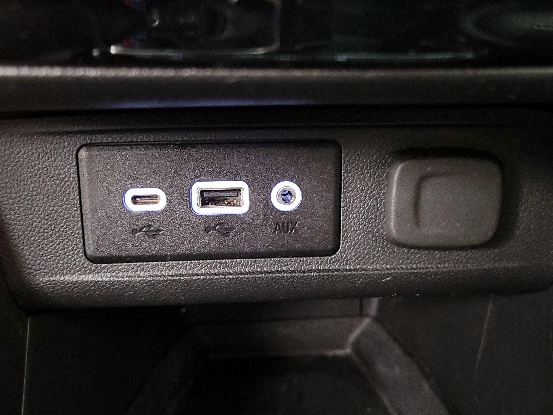 Thumbnail: 2023 Buick Encore GX - 18