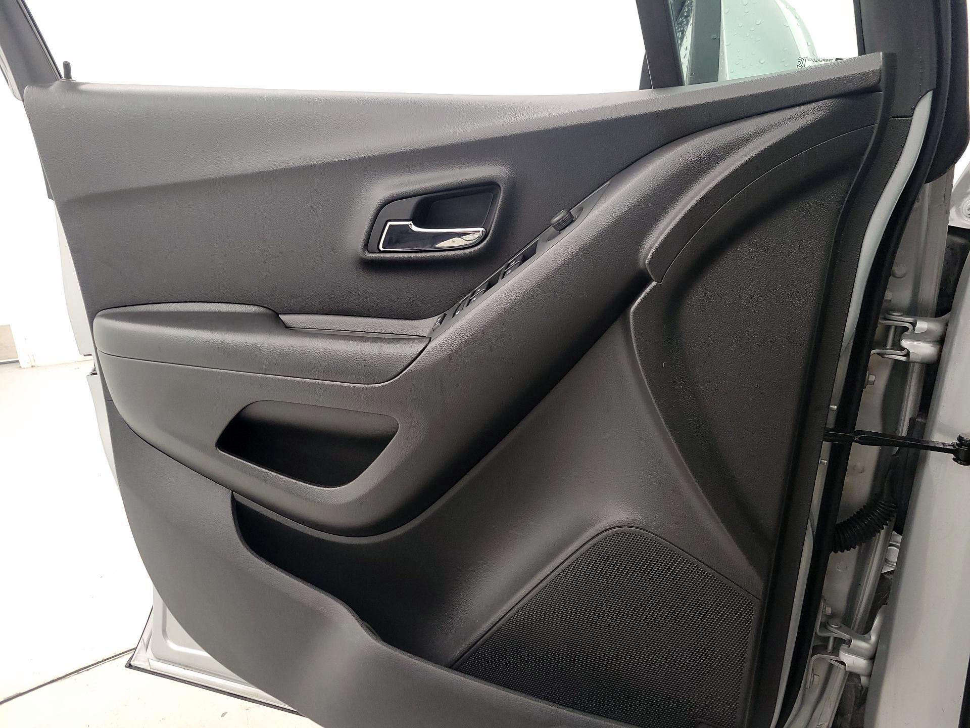 Thumbnail: 2021 Chevrolet Trax - 12