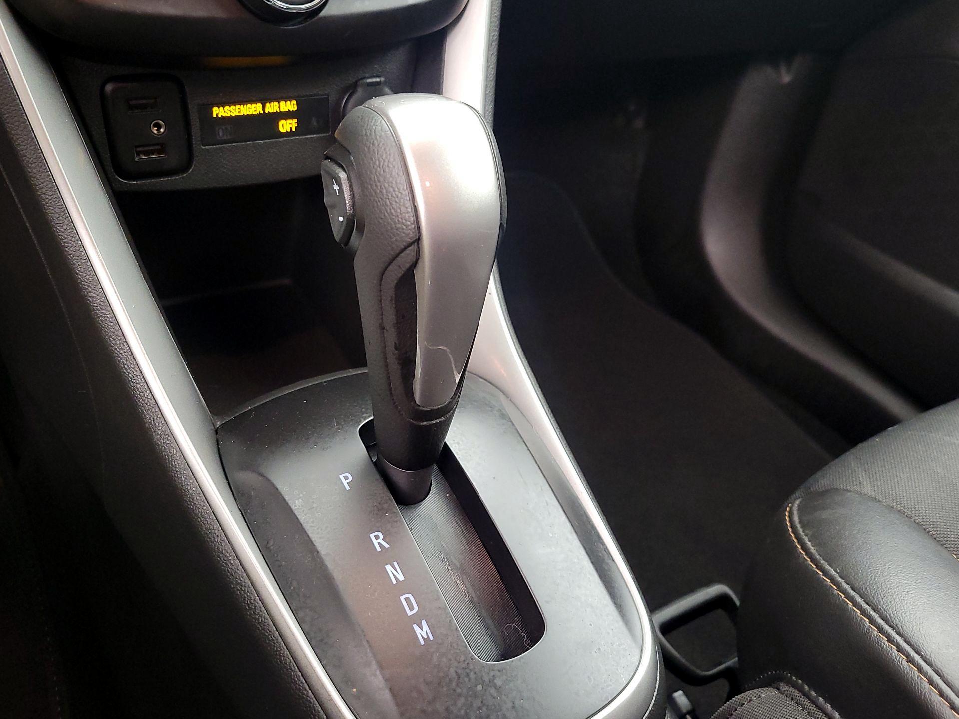 Thumbnail: 2021 Chevrolet Trax - 17