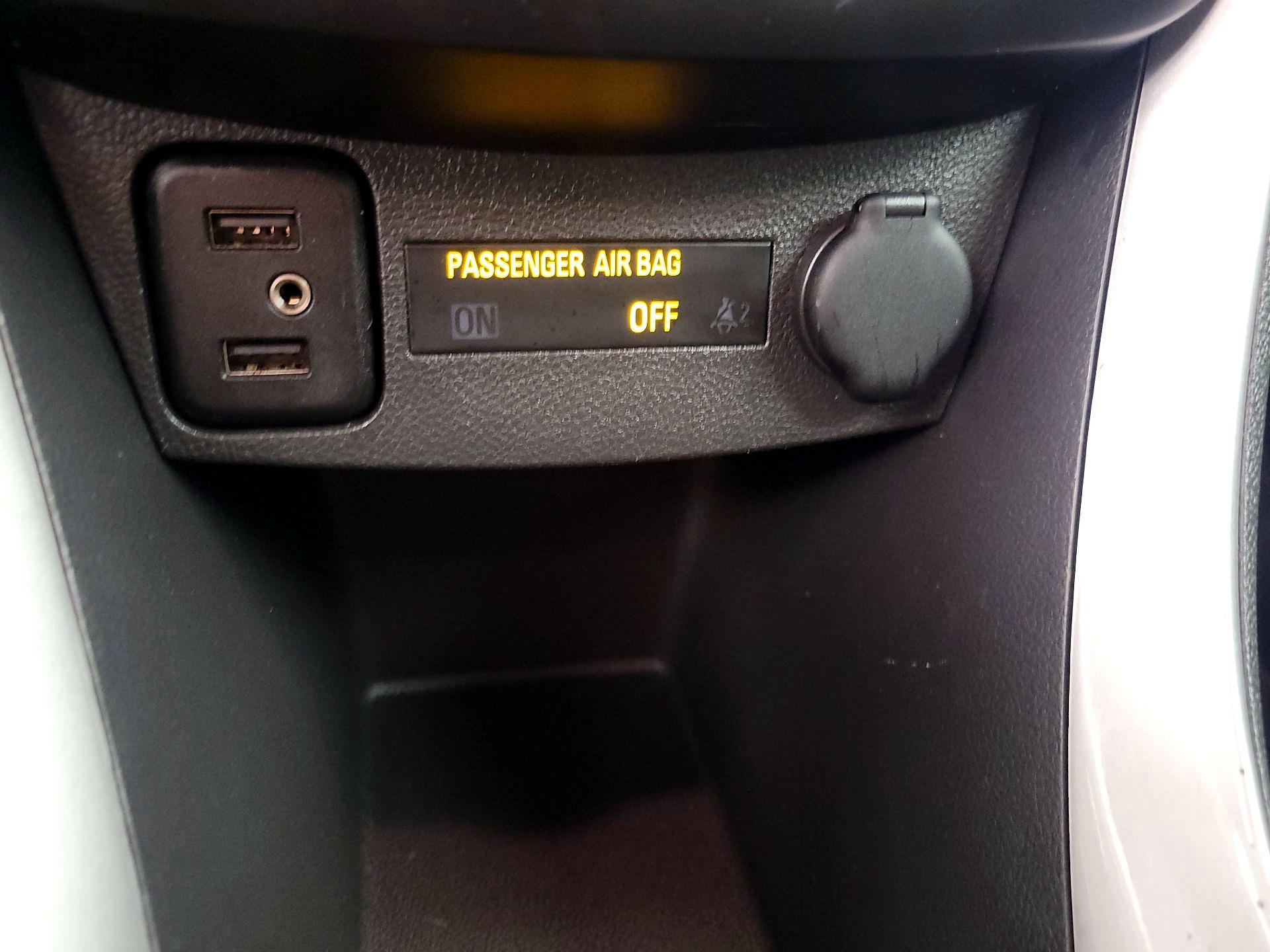 Thumbnail: 2021 Chevrolet Trax - 18