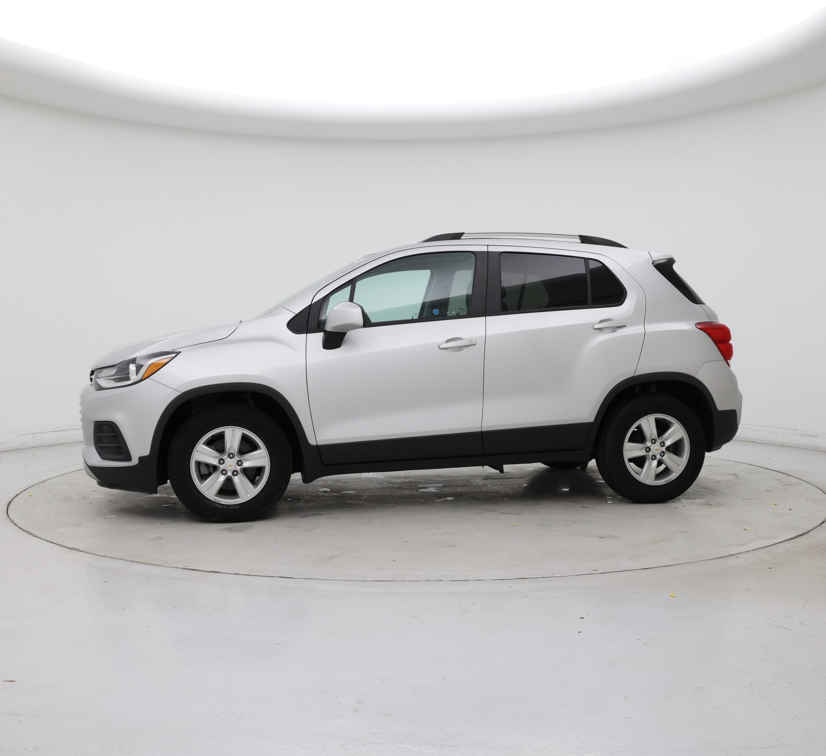 Thumbnail: 2021 Chevrolet Trax - 3