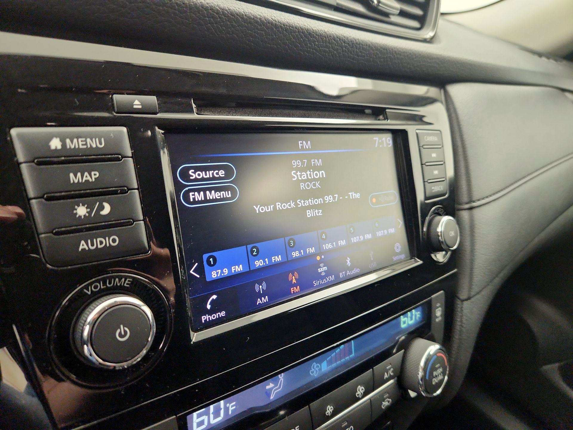 Thumbnail: 2018 Nissan Rogue - 16