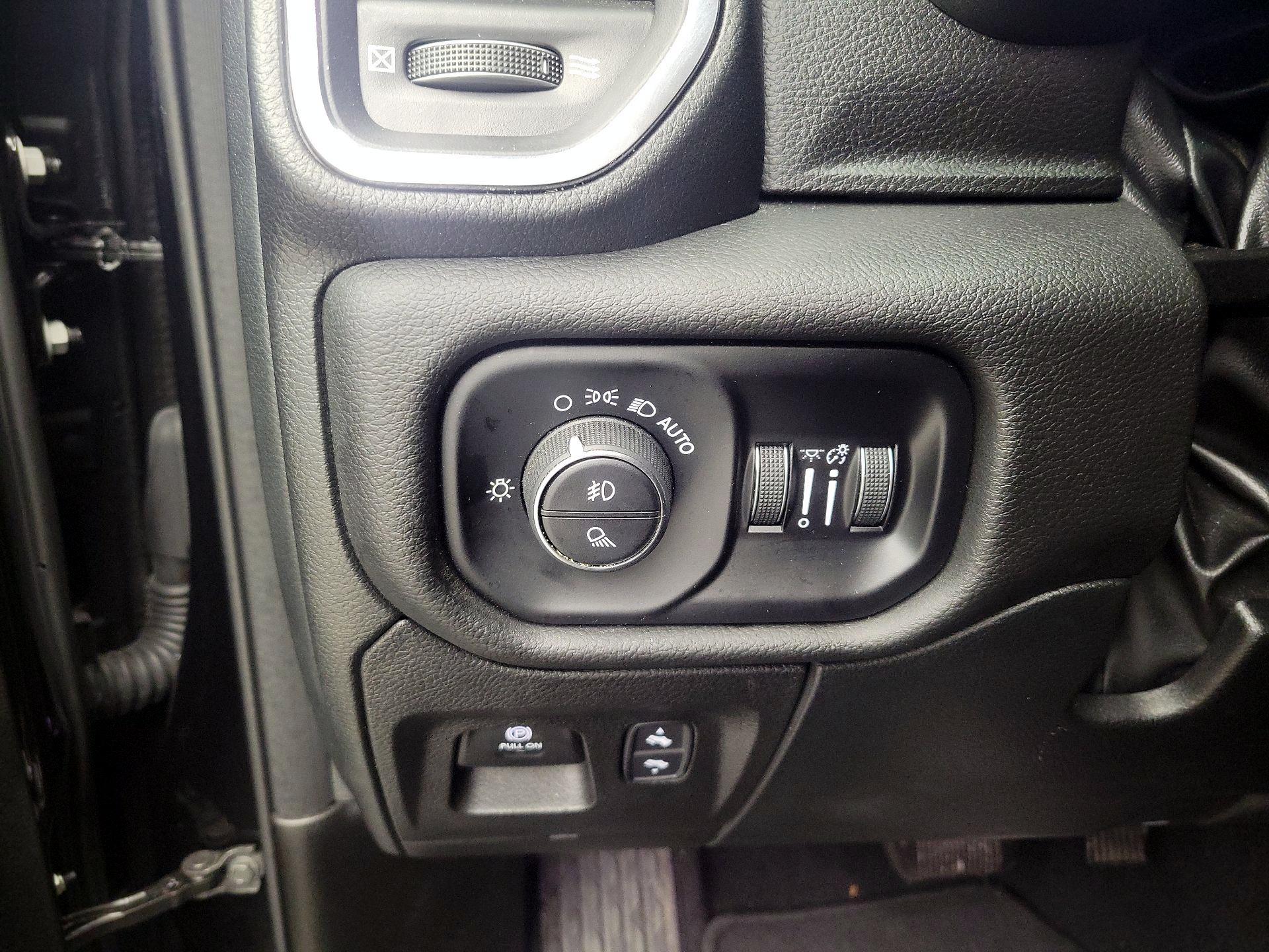 Thumbnail: 2025 RAM 1500 - 13