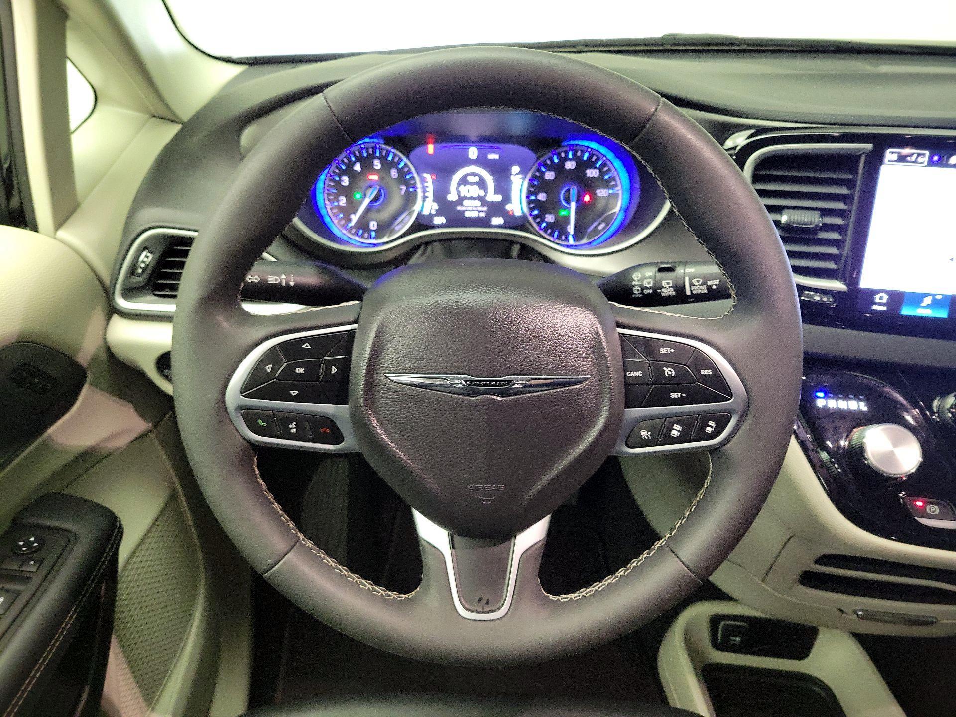 Thumbnail: 2024 Chrysler Pacifica - 10