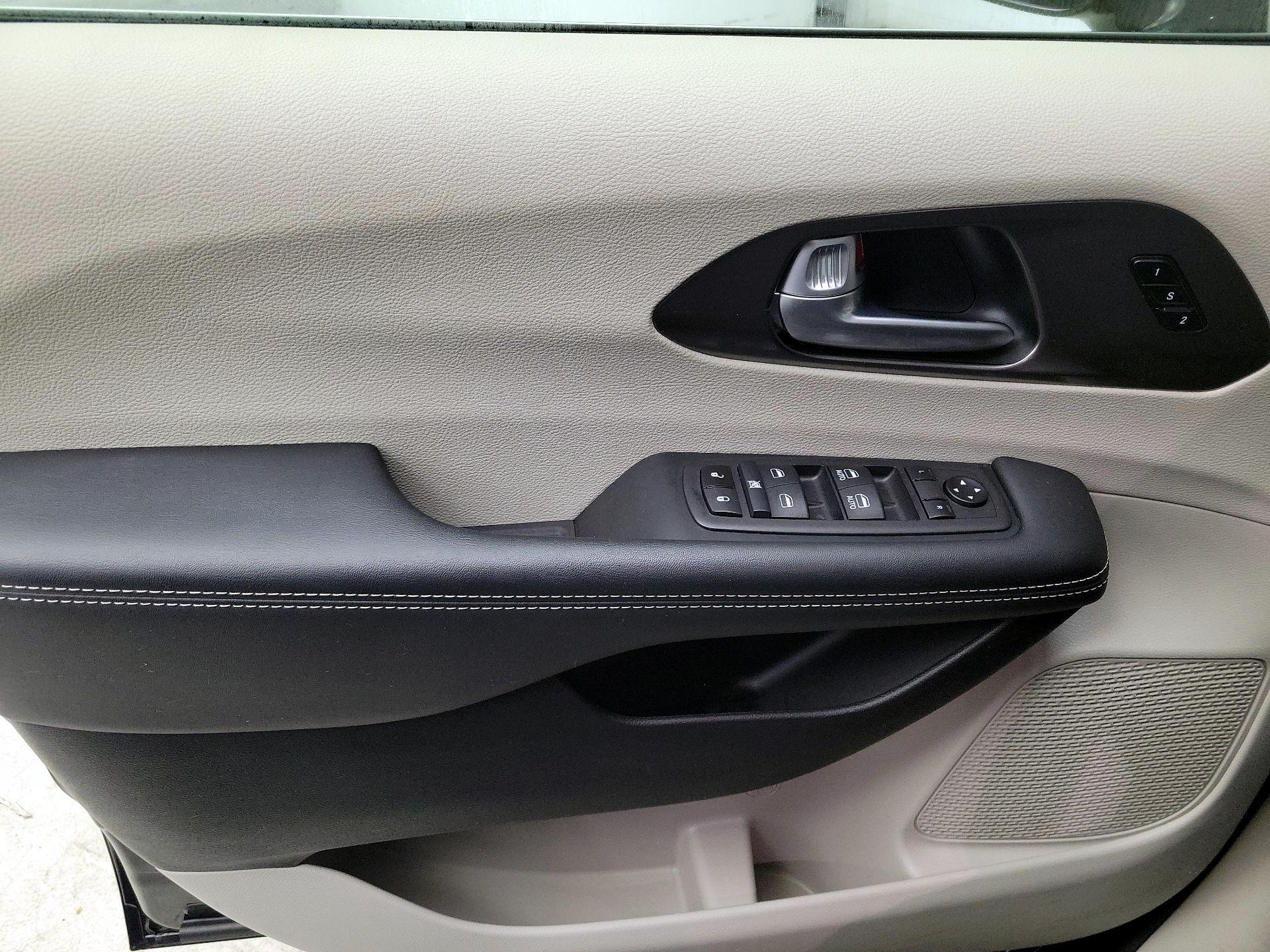 Thumbnail: 2024 Chrysler Pacifica - 12