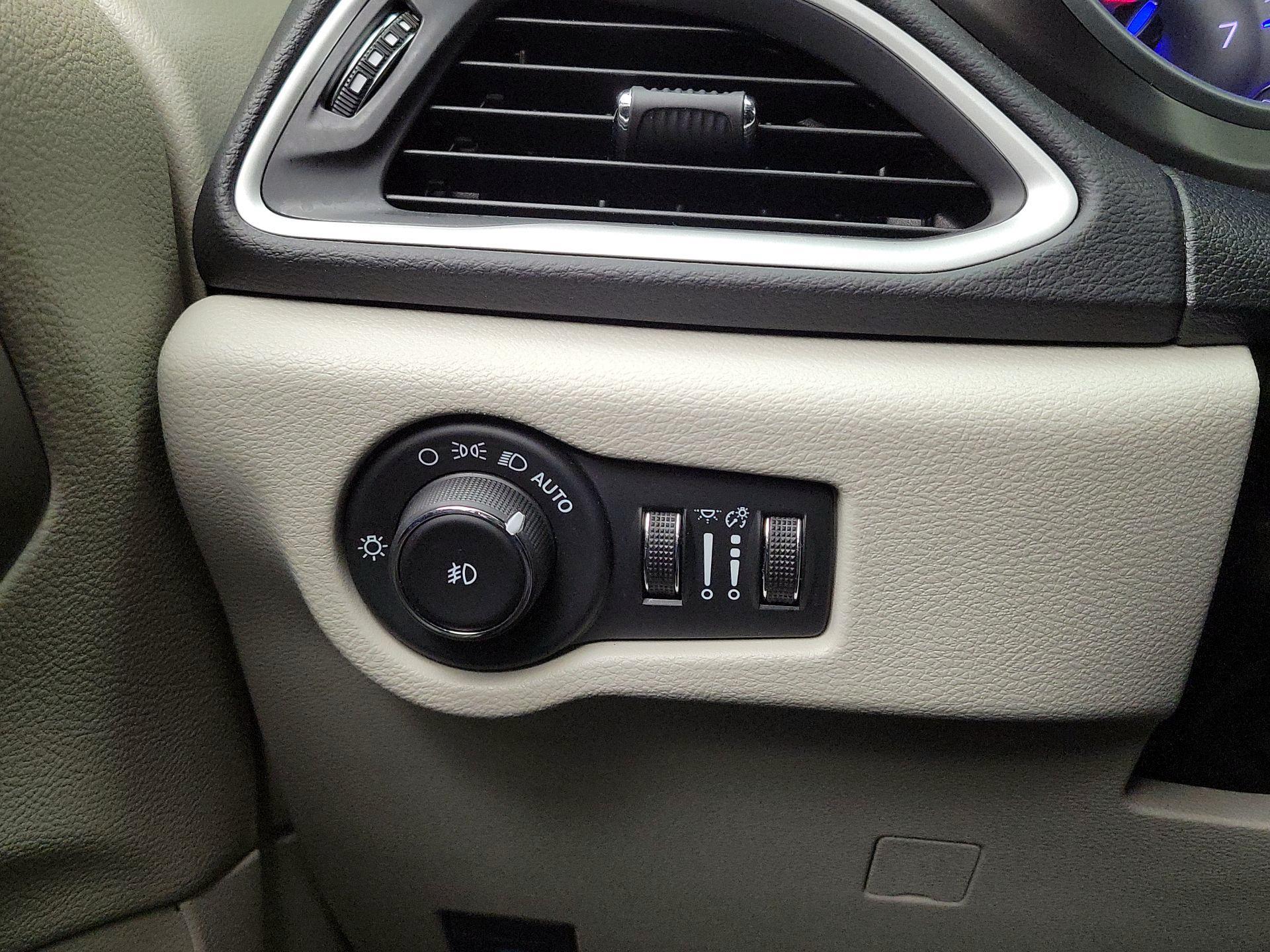 Thumbnail: 2024 Chrysler Pacifica - 13