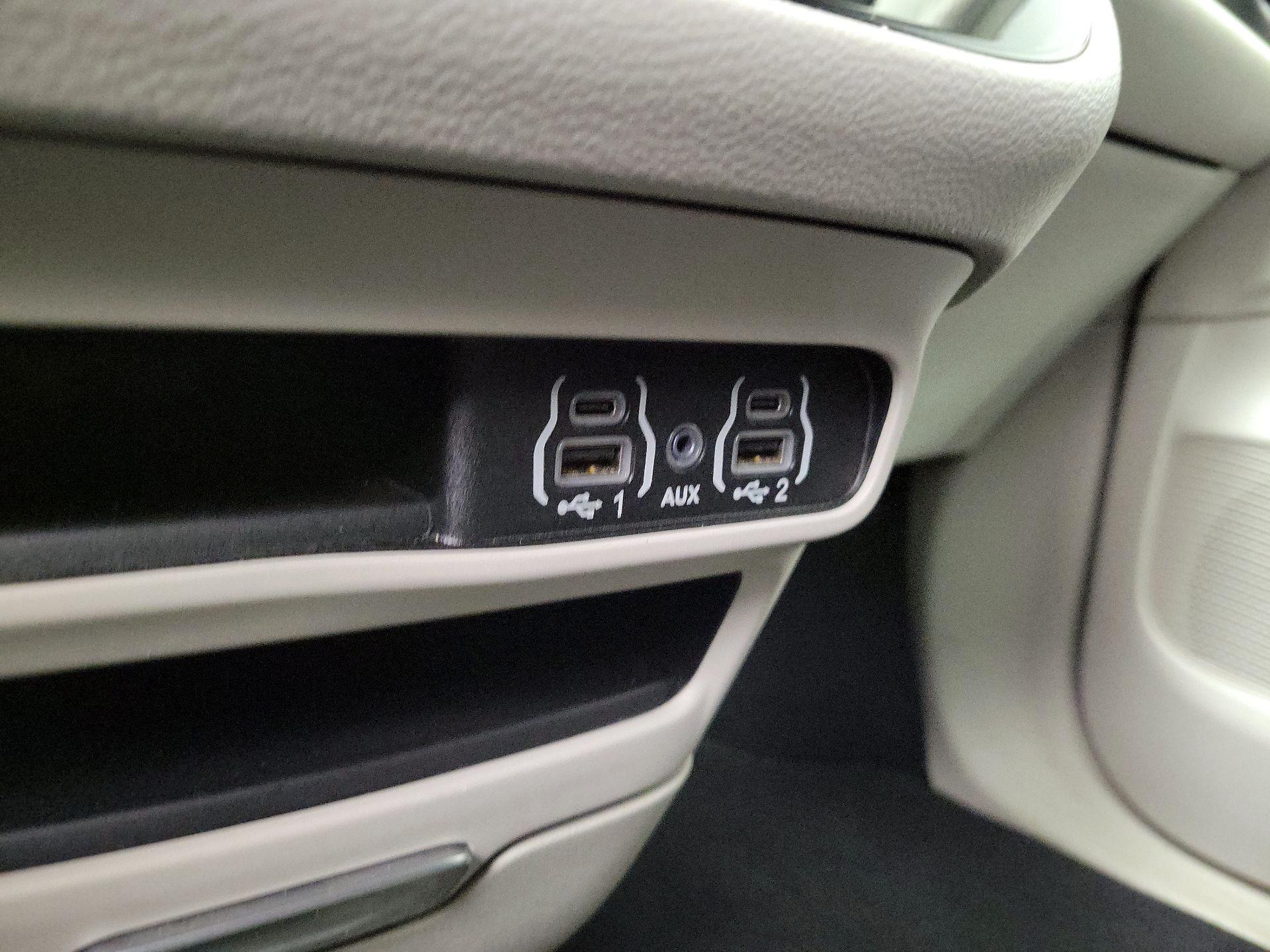 Thumbnail: 2024 Chrysler Pacifica - 18