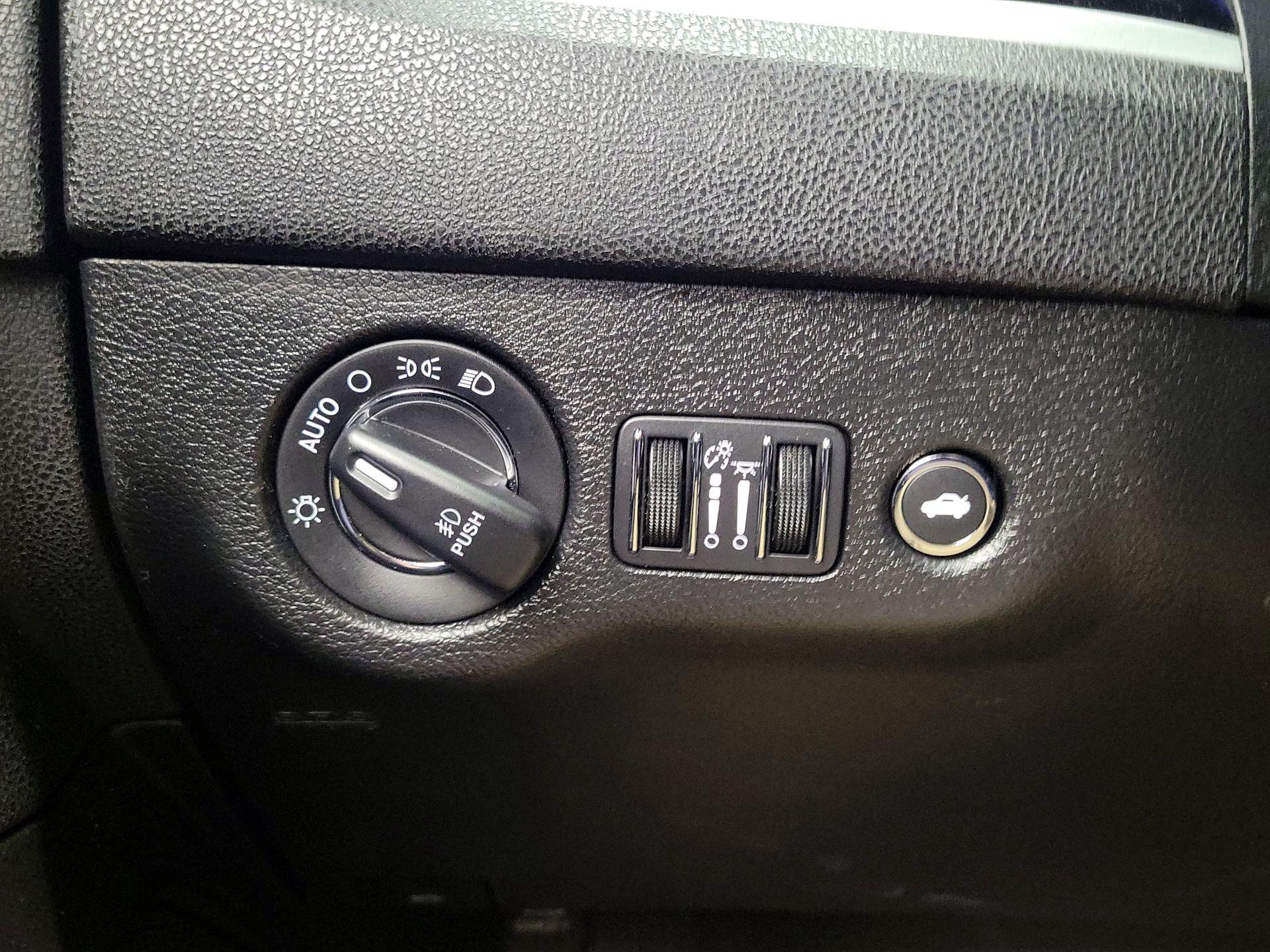 Thumbnail: 2021 Chrysler 300 - 13