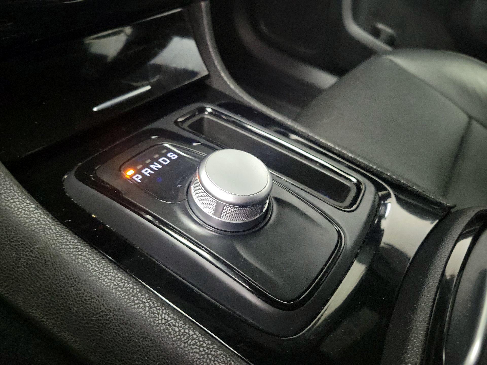 Thumbnail: 2021 Chrysler 300 - 17