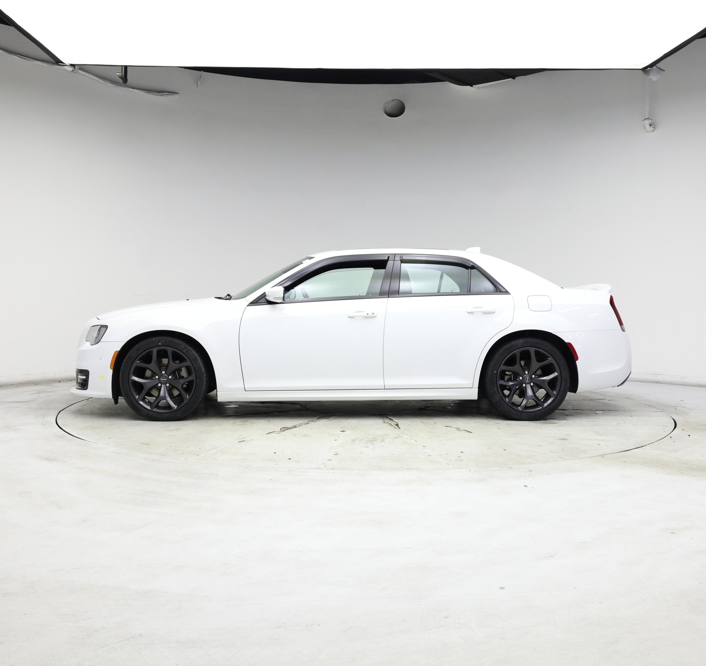 Thumbnail: 2021 Chrysler 300 - 3