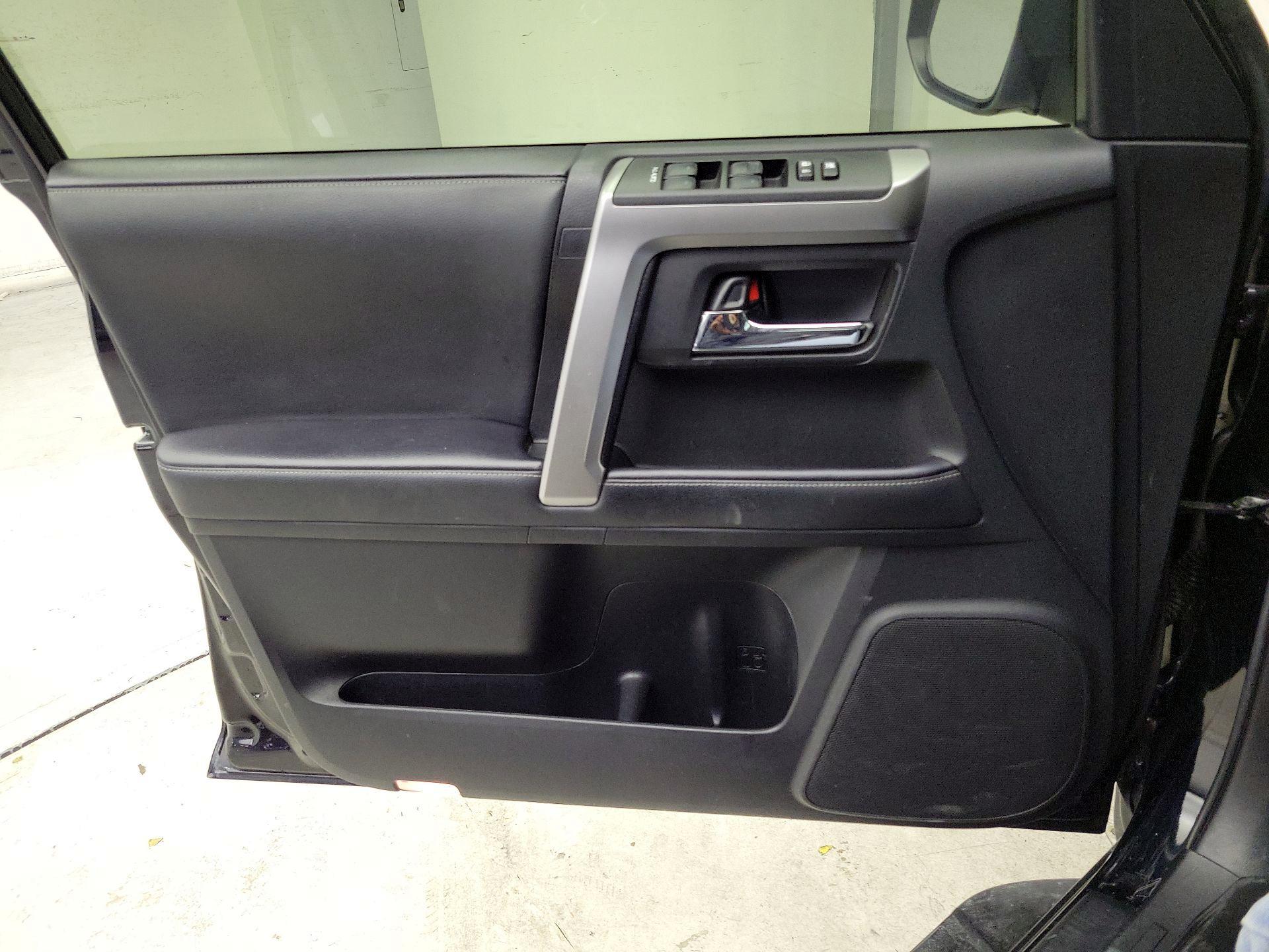 Thumbnail: 2021 Toyota 4Runner - 10