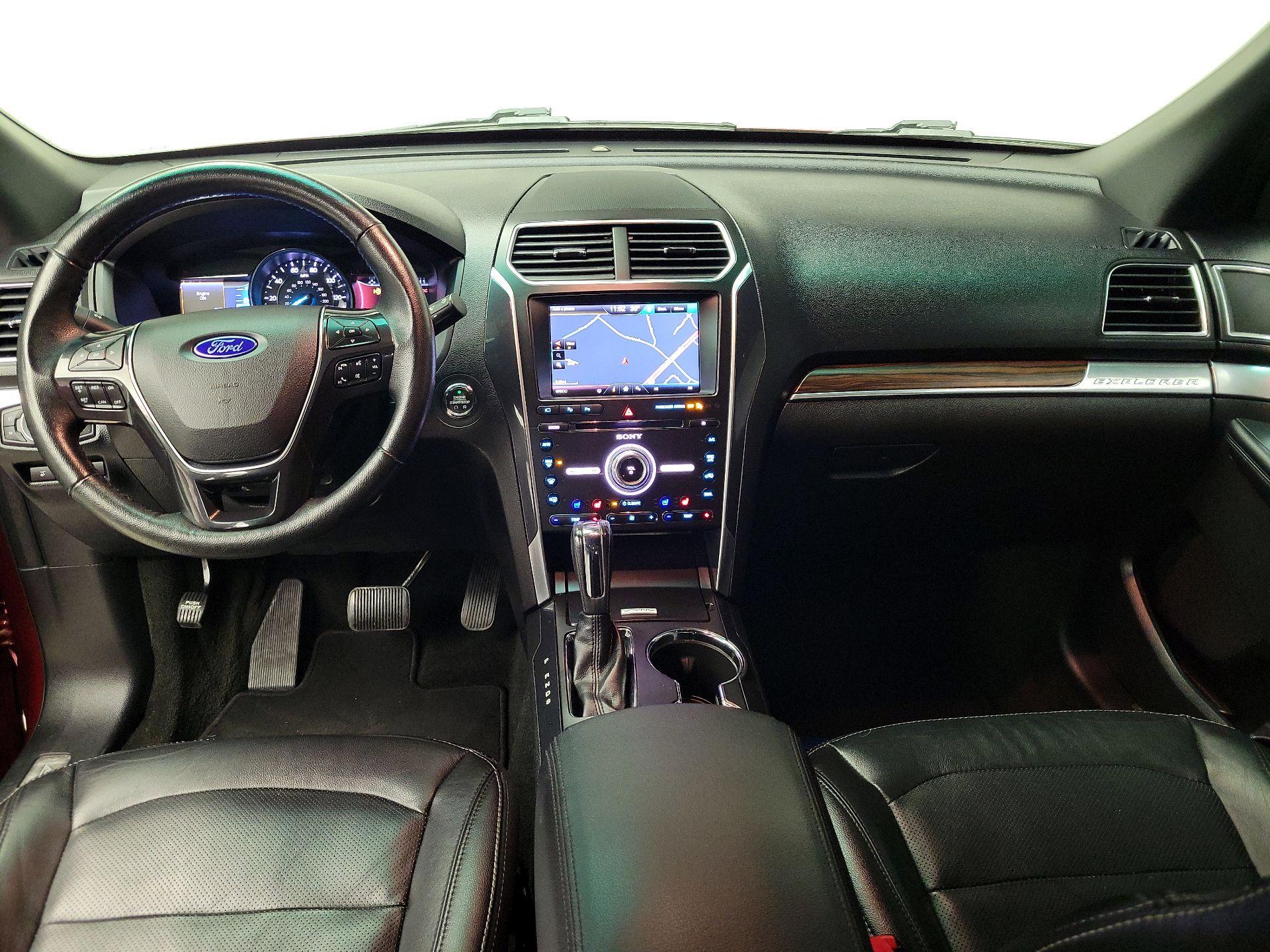 Thumbnail: 2016 Ford Explorer - 9