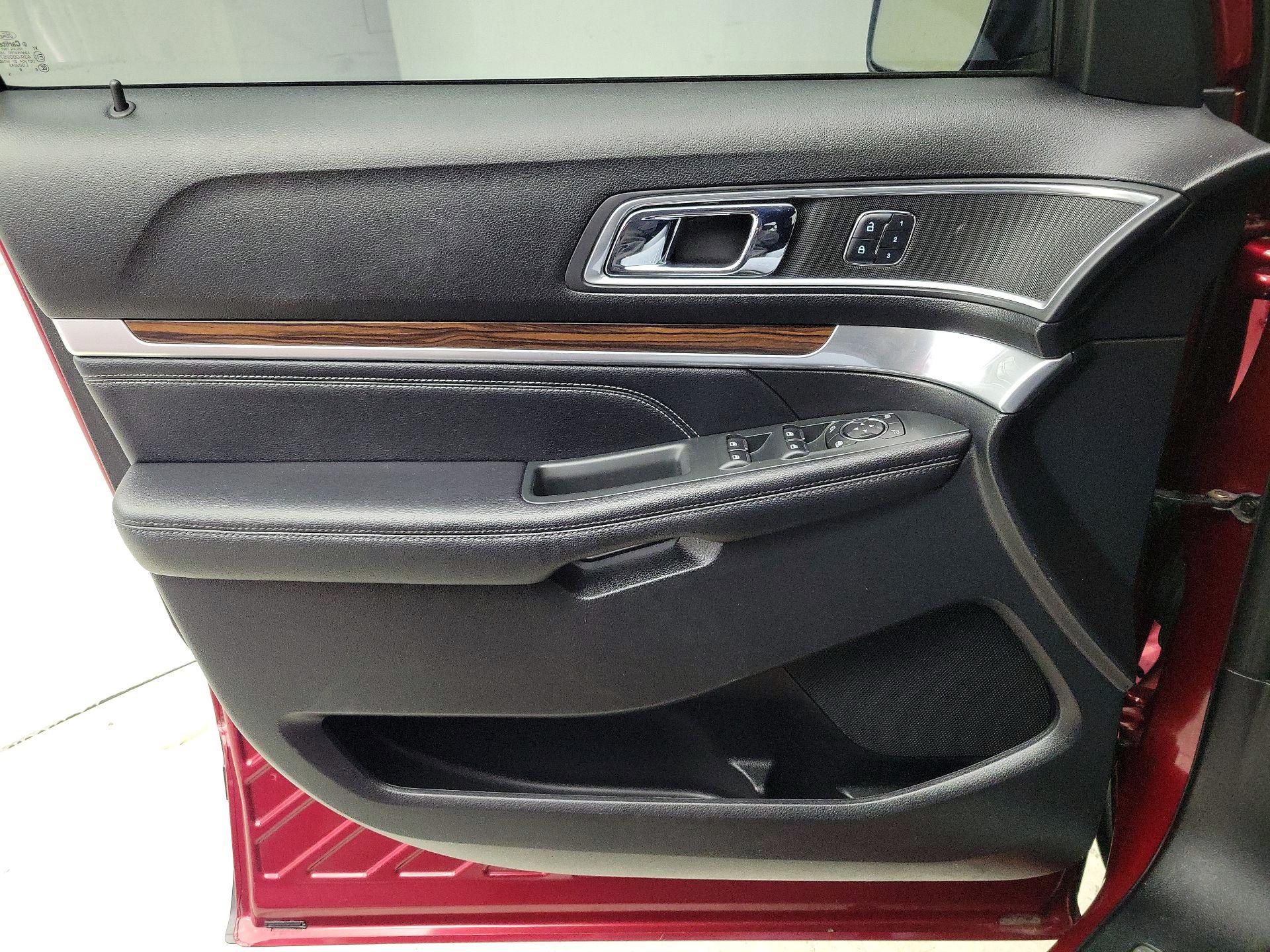 Thumbnail: 2016 Ford Explorer - 12