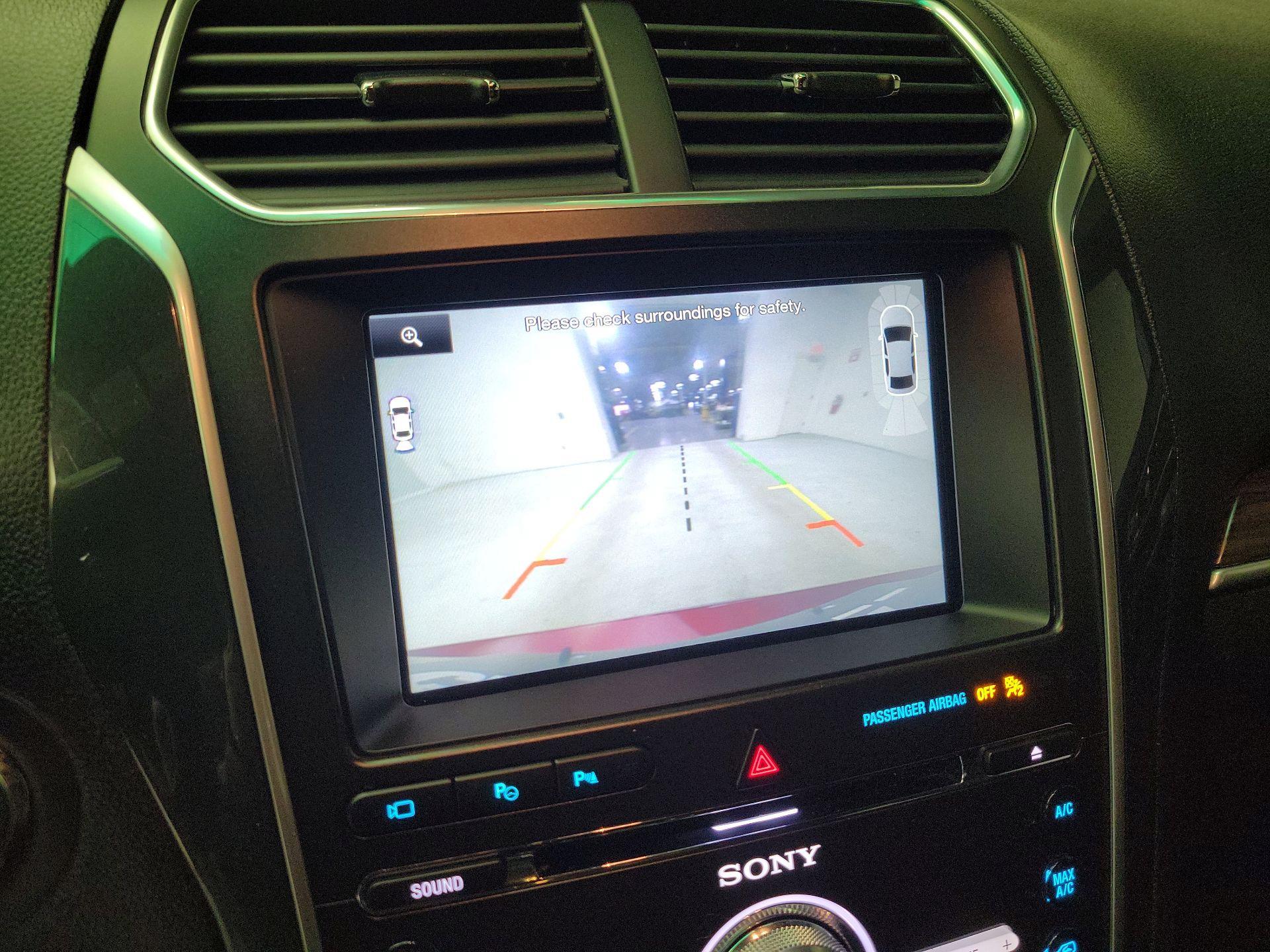 Thumbnail: 2016 Ford Explorer - 15