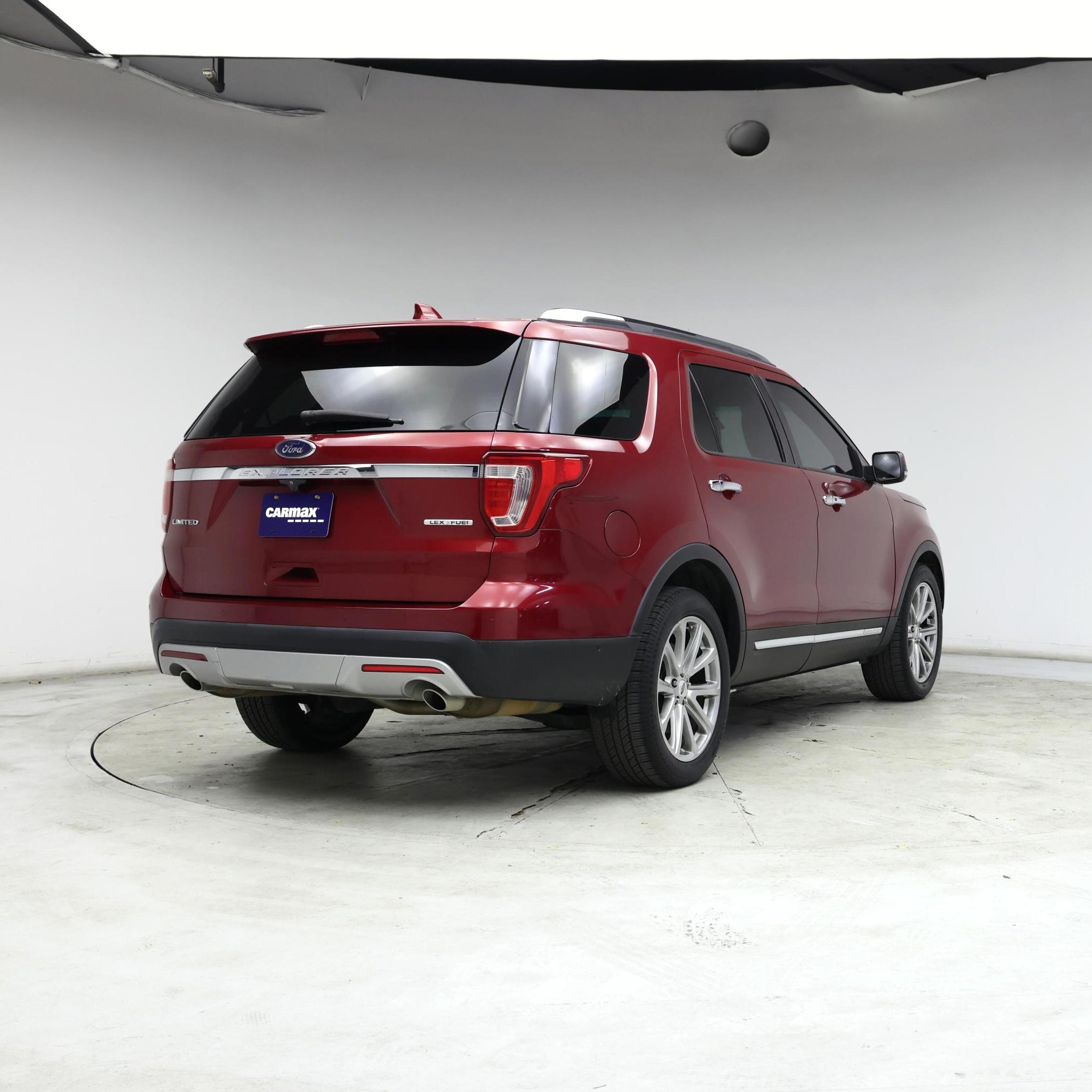 Thumbnail: 2016 Ford Explorer - 8