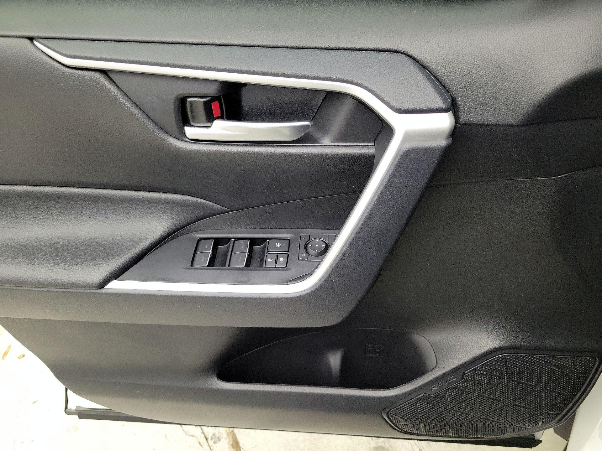 Thumbnail: 2025 Toyota RAV4 - 12