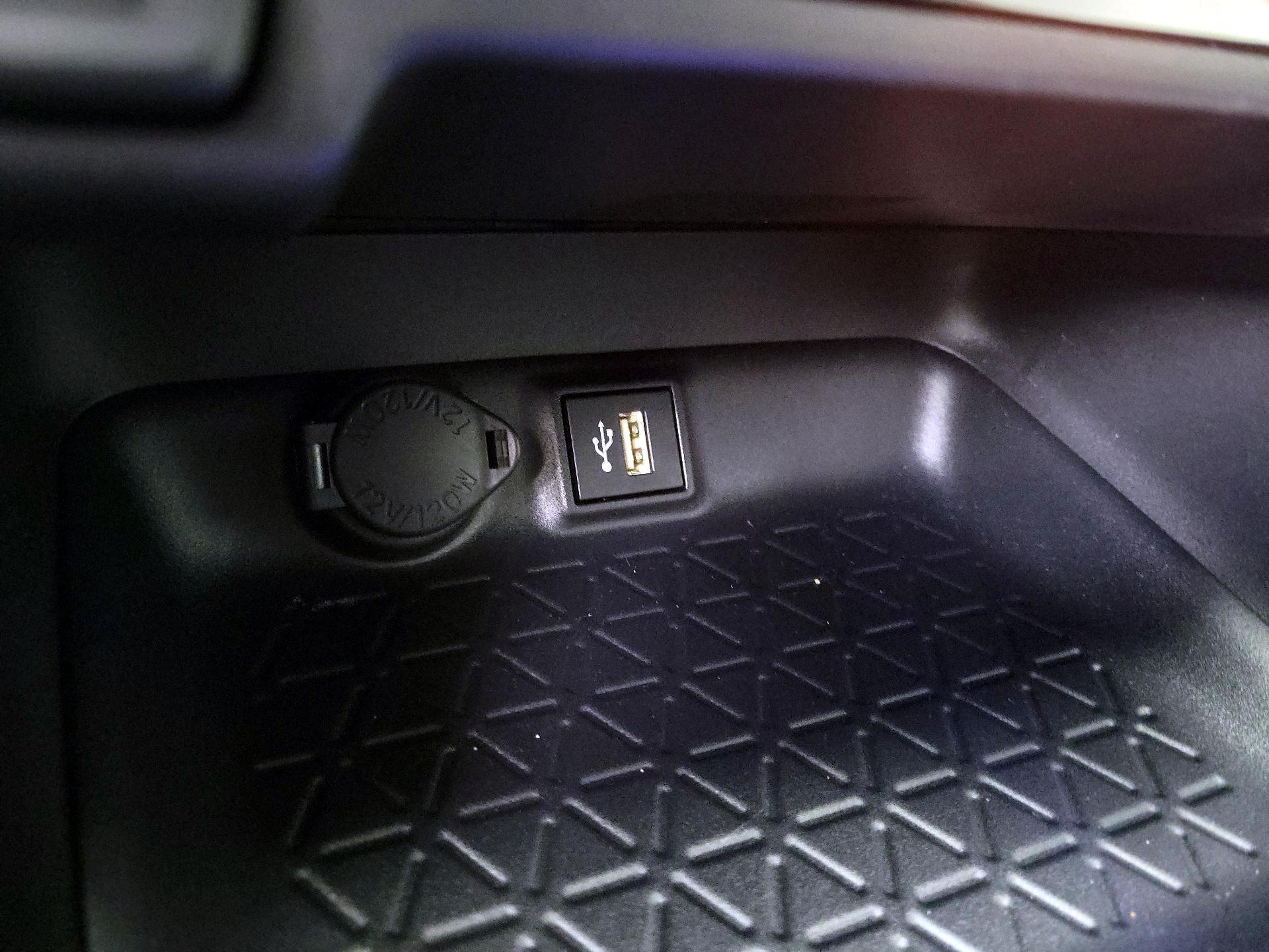 Thumbnail: 2025 Toyota RAV4 - 18