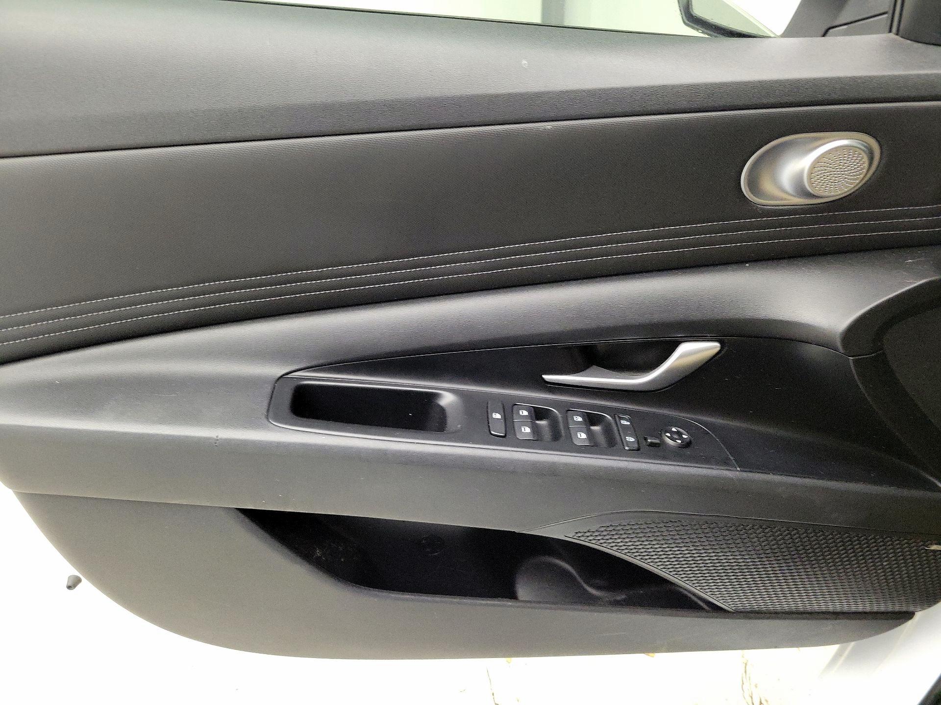 Thumbnail: 2021 Hyundai Elantra - 12