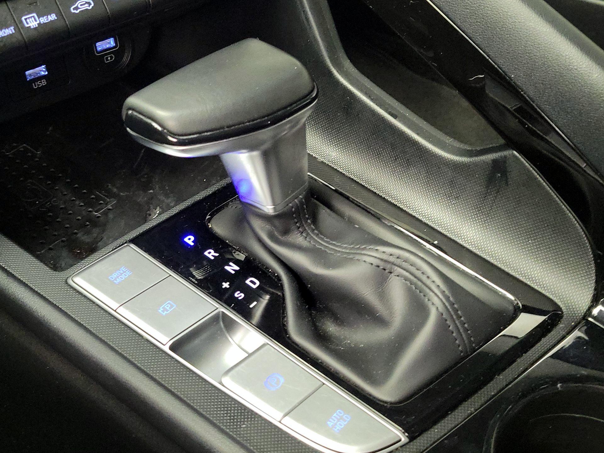 Thumbnail: 2021 Hyundai Elantra - 17