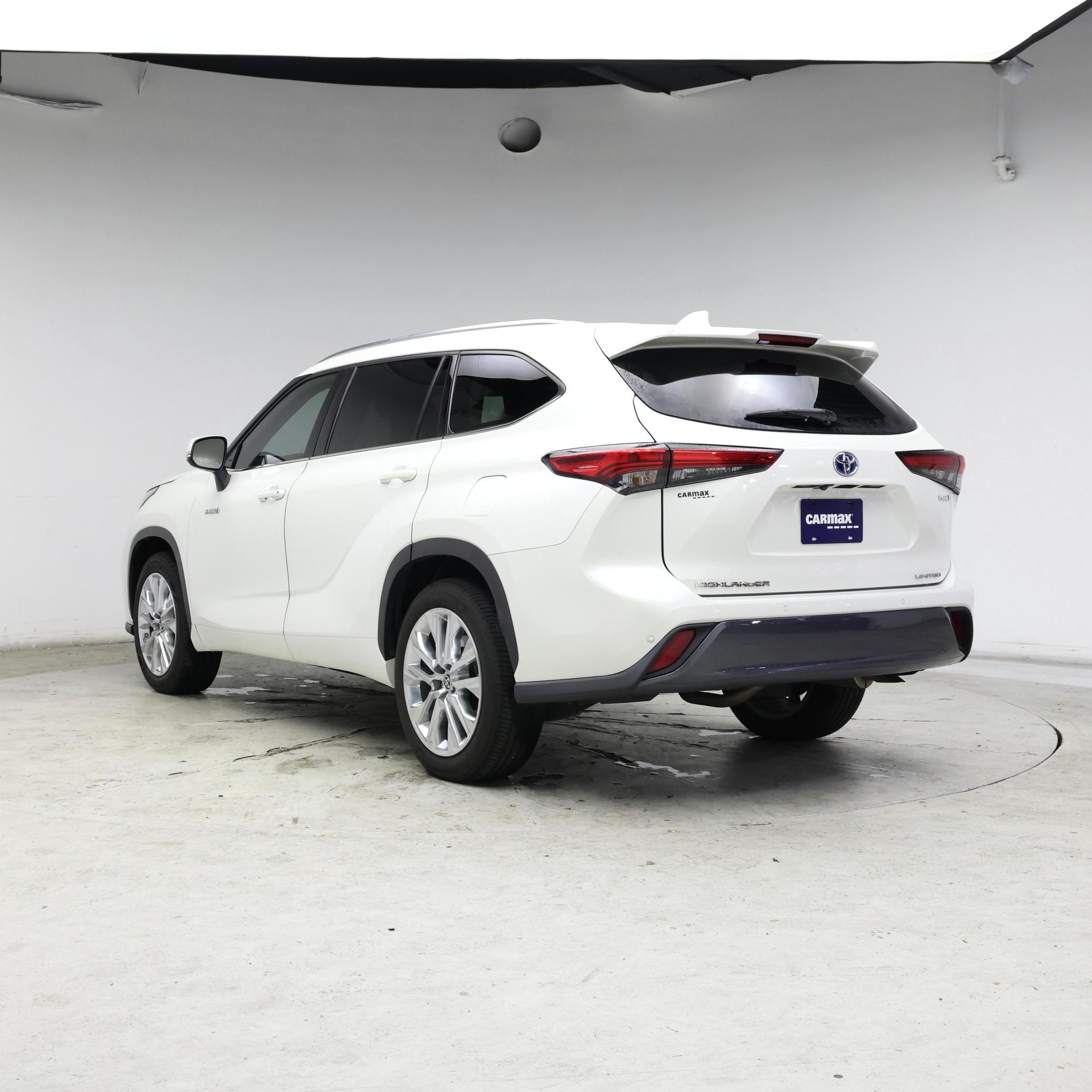 Thumbnail: 2021 Toyota Highlander - 2