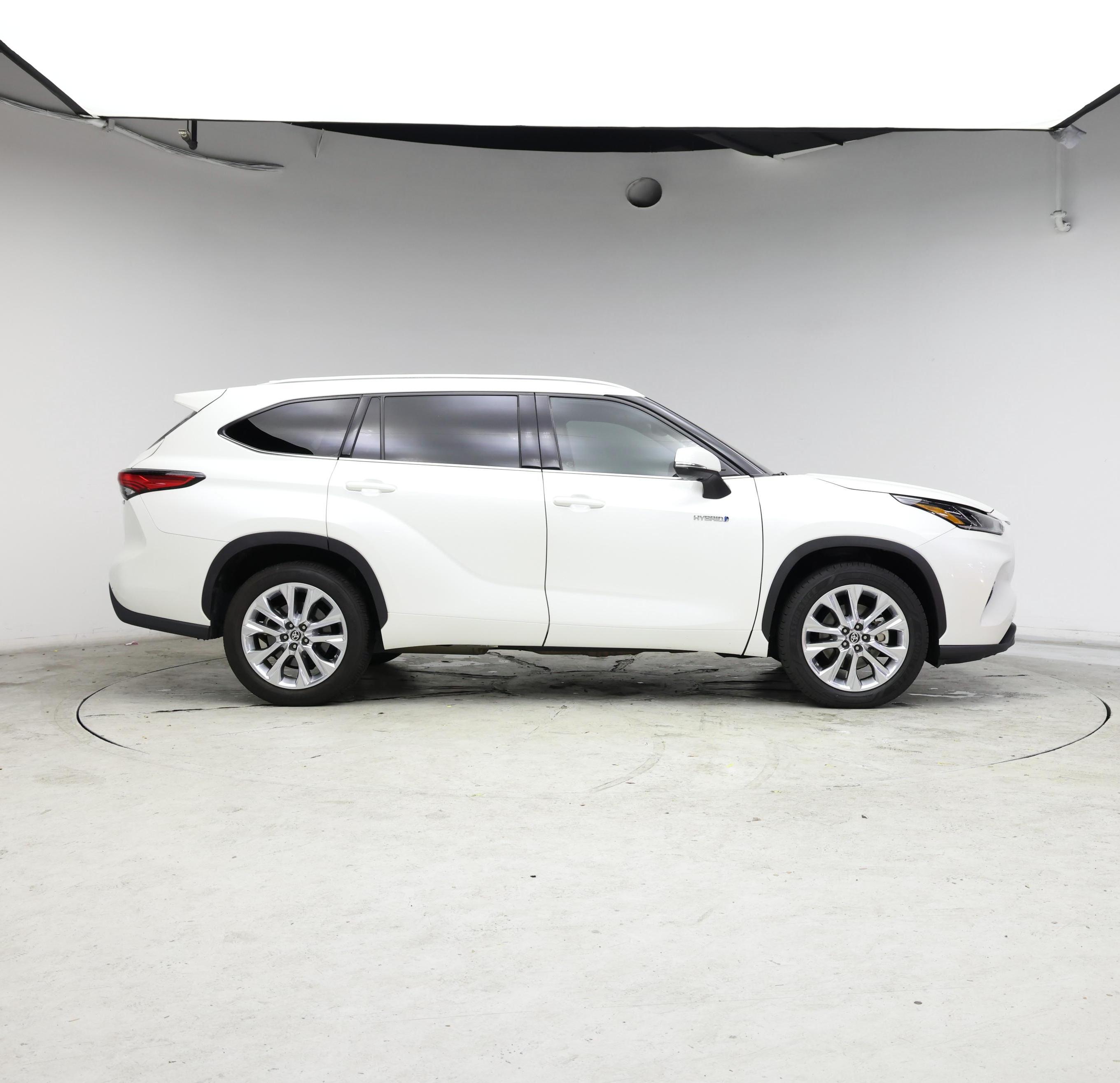 Thumbnail: 2021 Toyota Highlander - 7