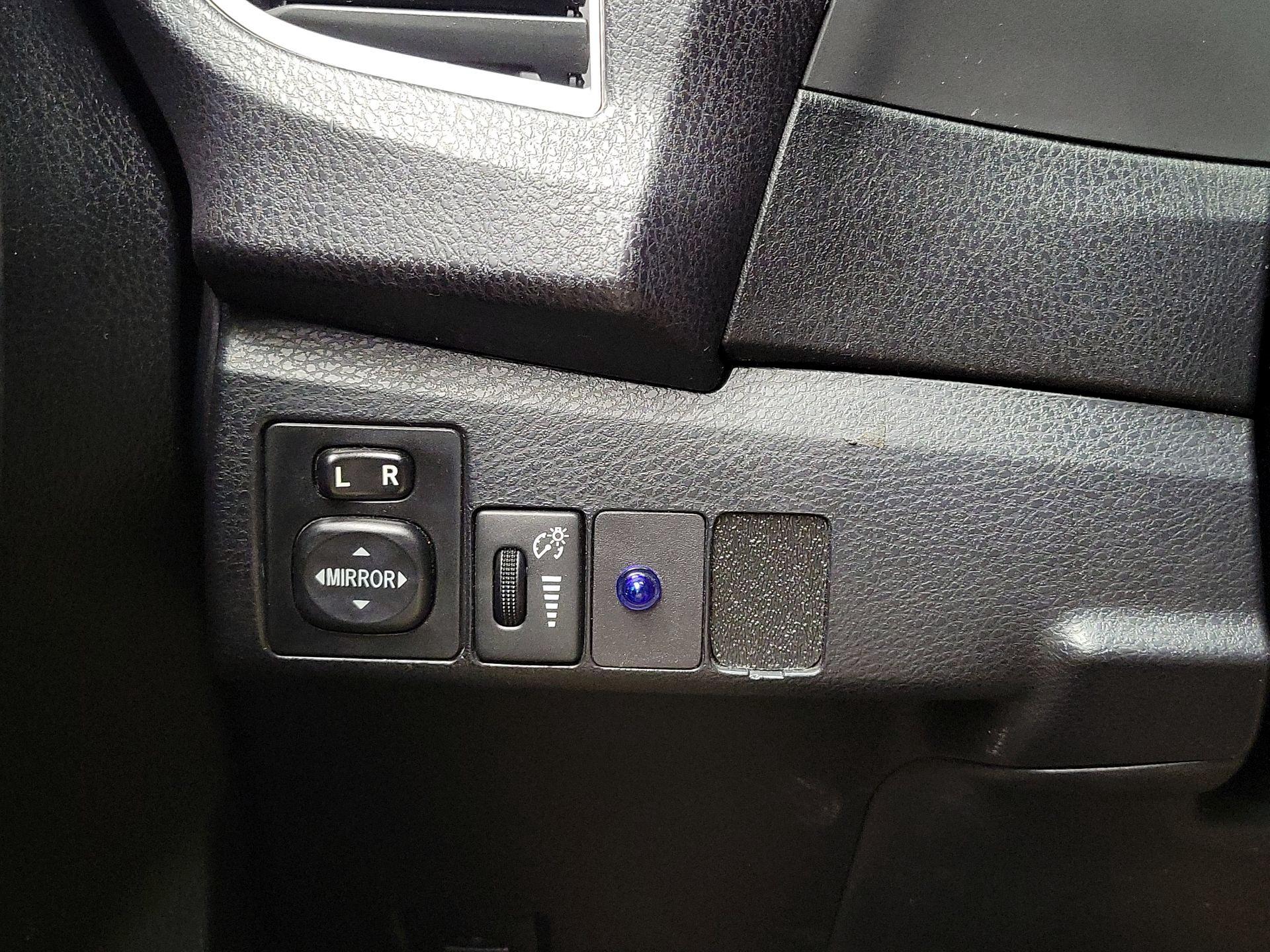 Thumbnail: 2014 Toyota Corolla - 13