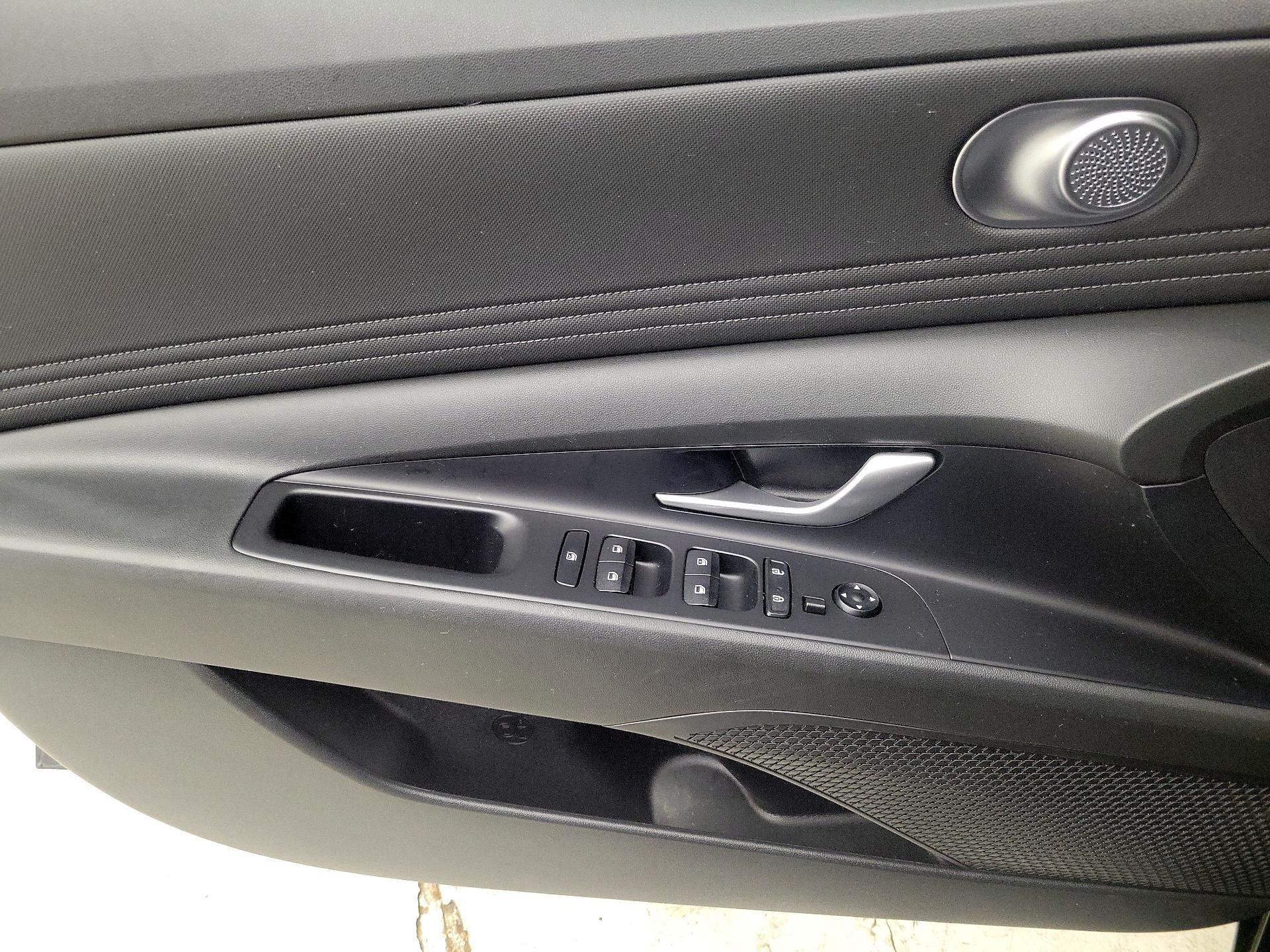 Thumbnail: 2023 Hyundai Elantra - 12